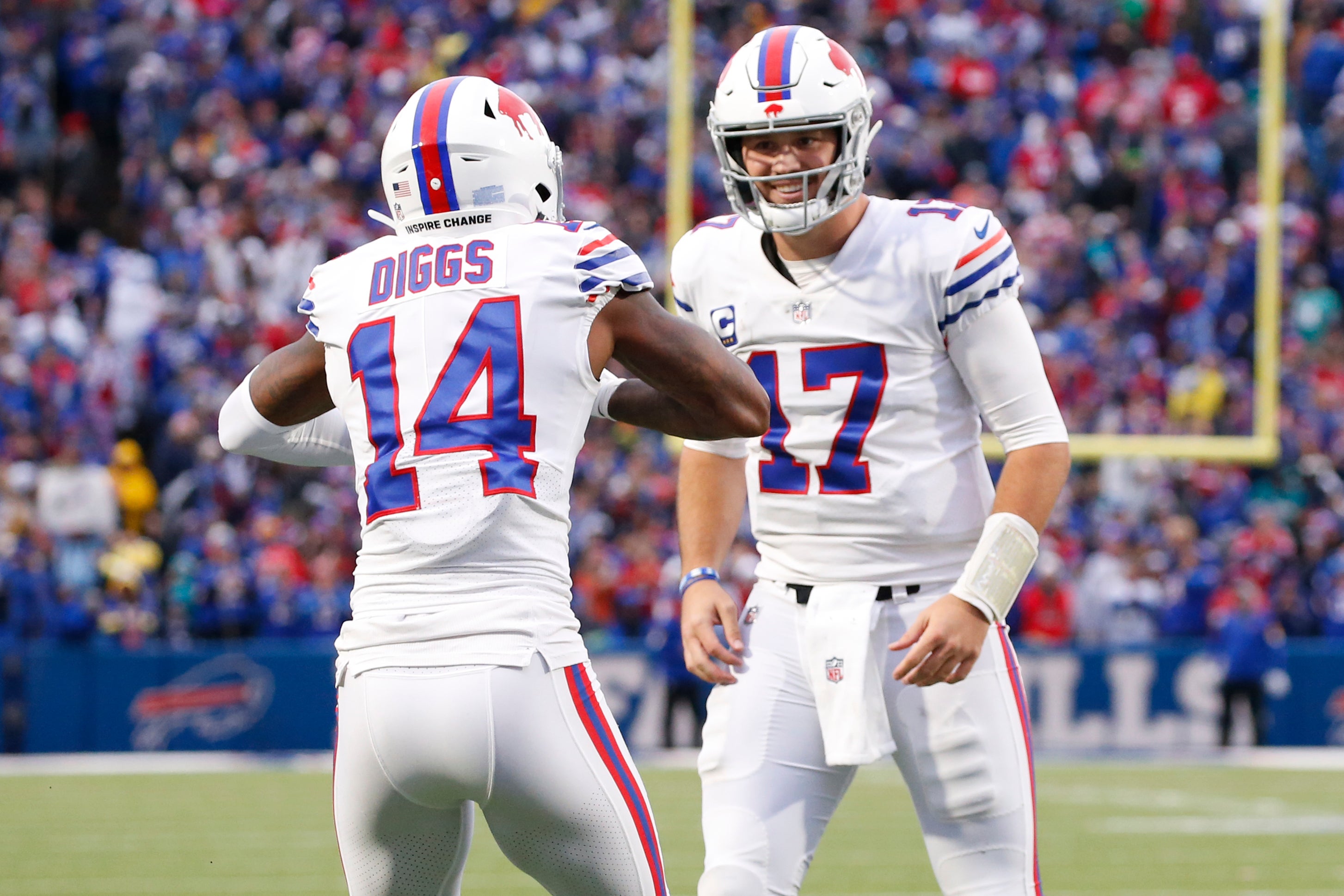 Buffalo Bills receiver Stefon Diggs, left, celebrates his touchdown with quarterback Josh Allen (Jeffrey T. Barnes/AP)