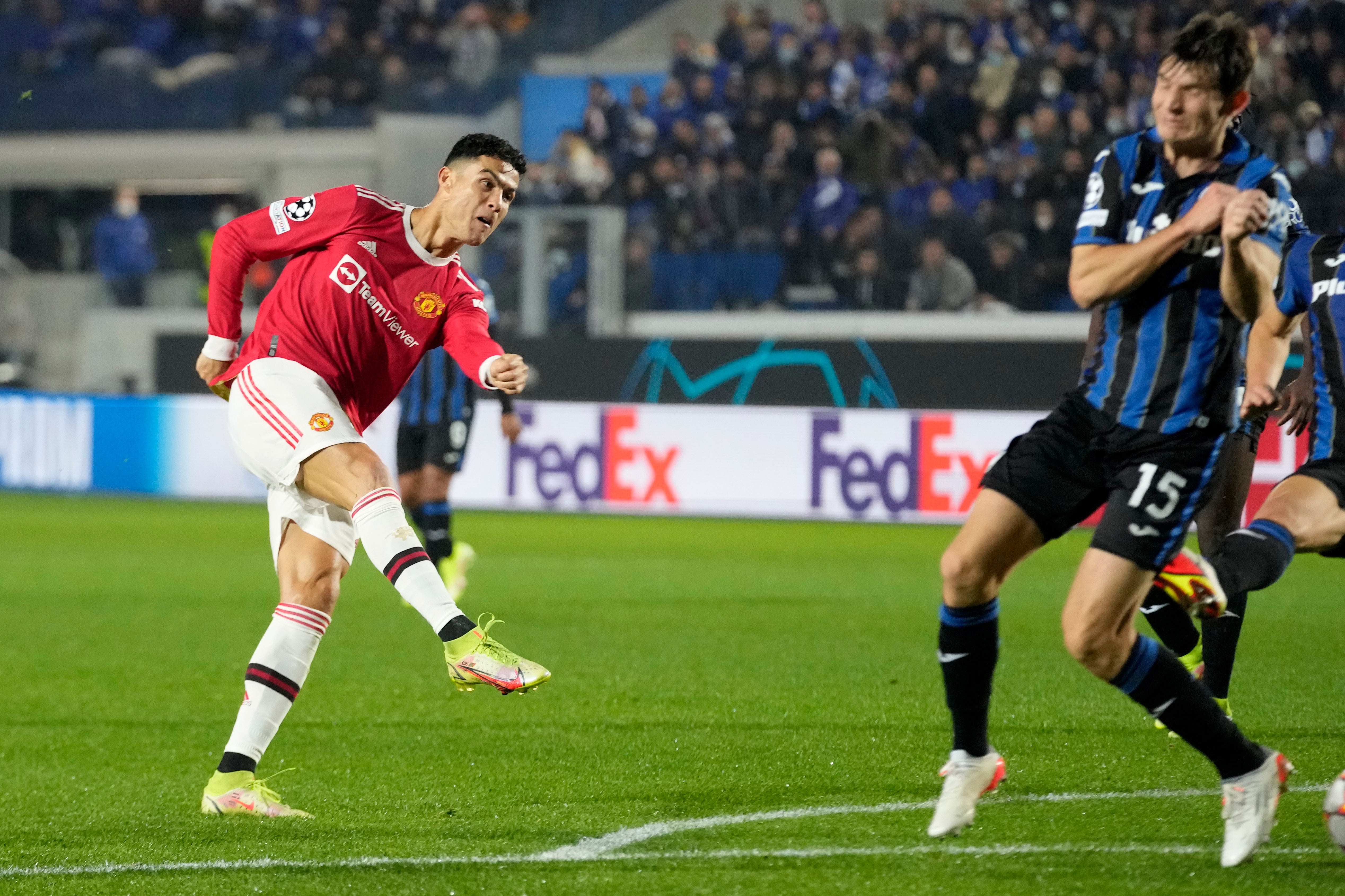 Ronaldo rescued Manchester United again in the Champions League