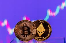 Crypto market hits record high as bitcoin, Ethereum and Solana surge