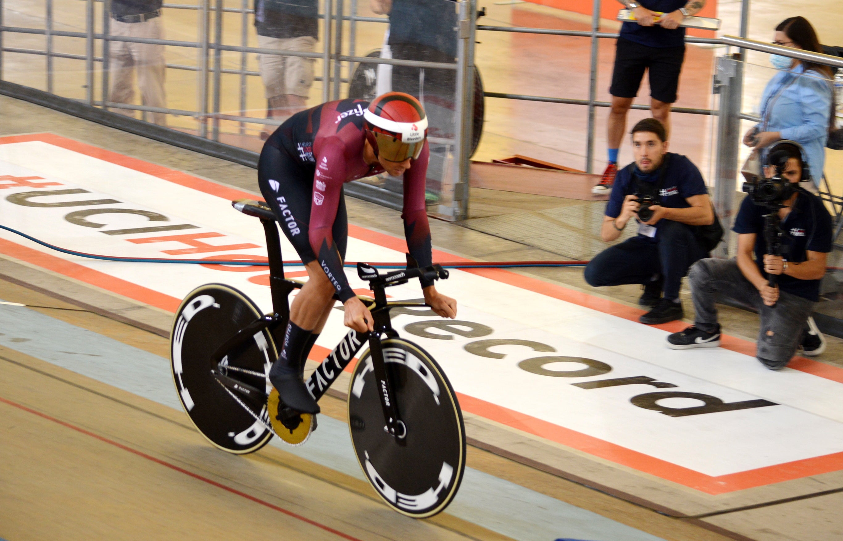 Alex Dowsett on the track in Mexico