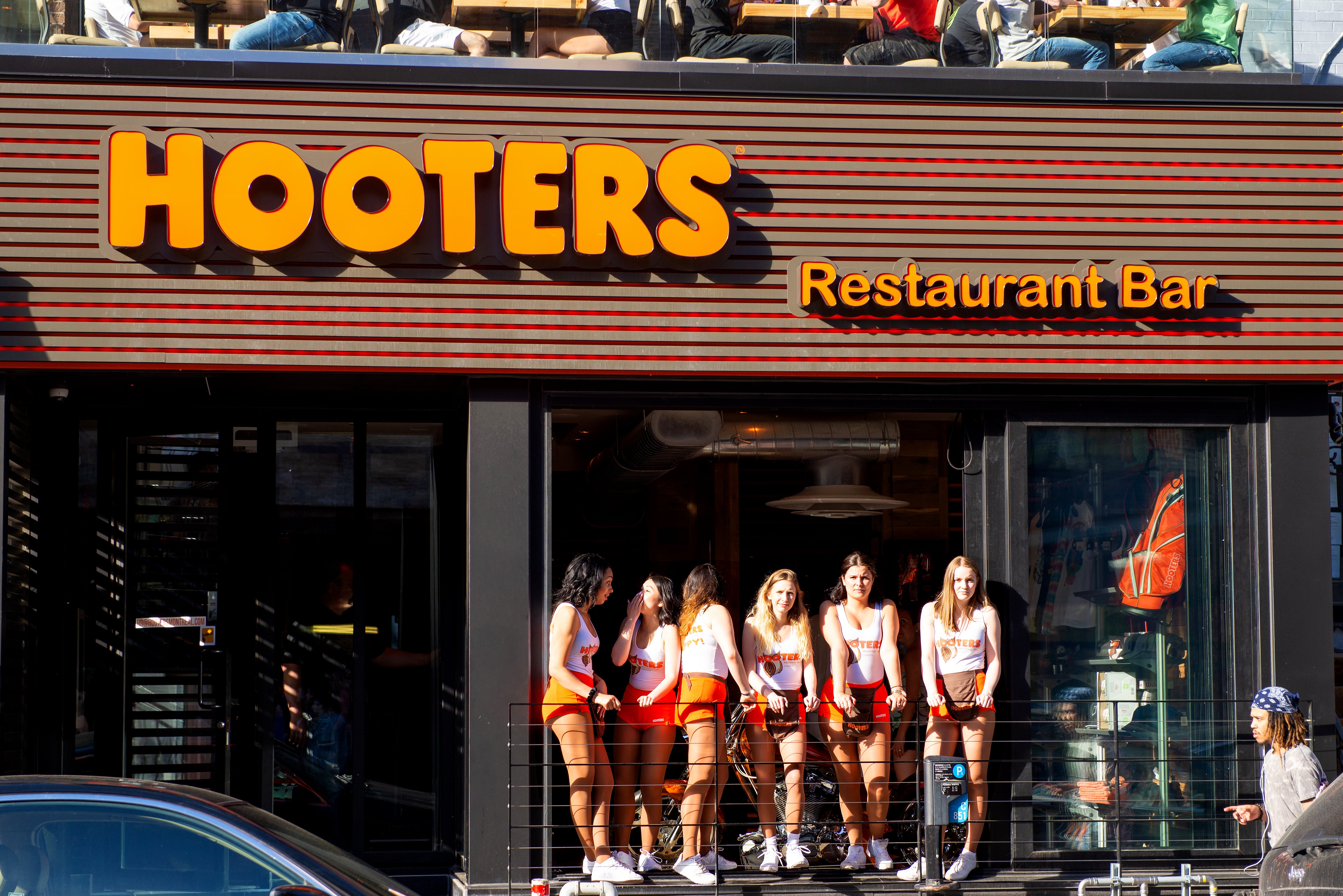 ‘World’s first plus-size Hooters’ sparks debate about company’s hiring practices