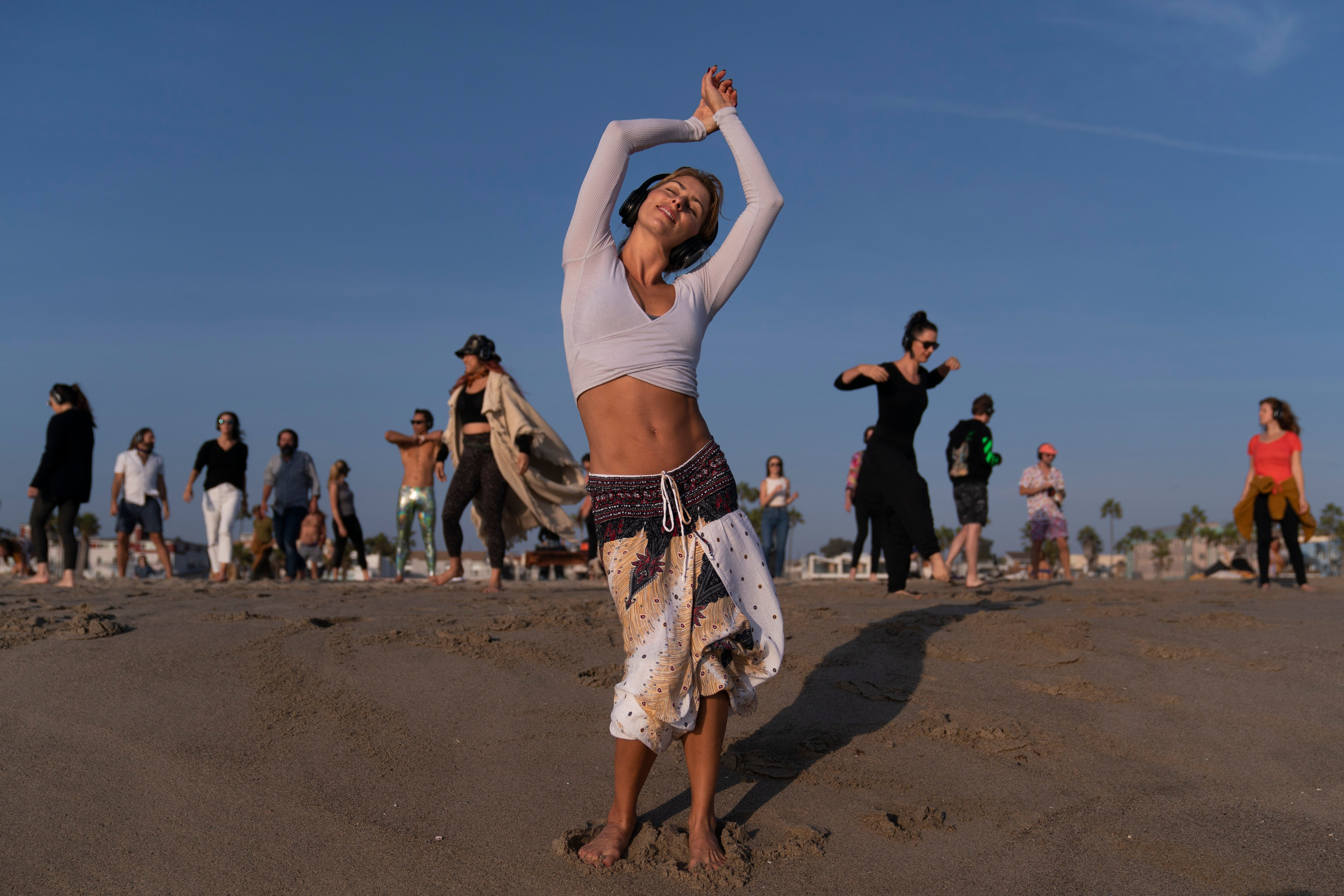 APTOPIX Venice Beach Dancing Photo Gallery