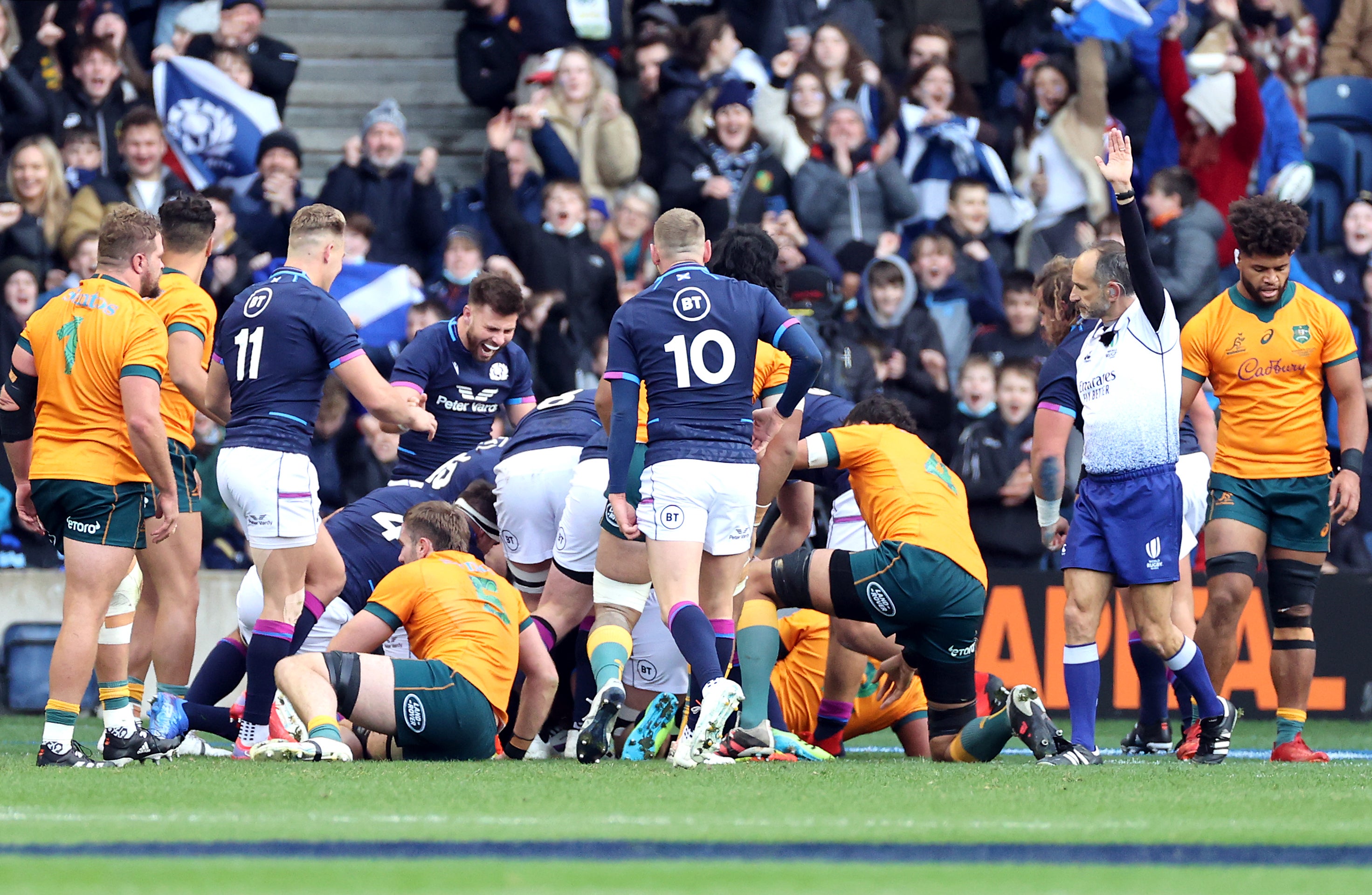 Hamish Watson scores Scotland’s first try