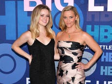 Reese Witherspoon twins in matching outfits with daughter Ava in new photo: ‘Who is who?’