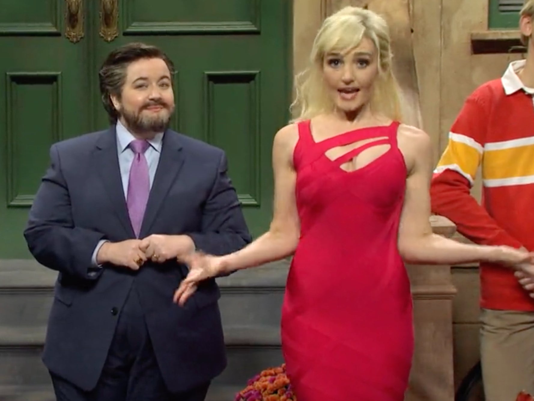 Aidy Bryant and Chloe Fineman on SNL