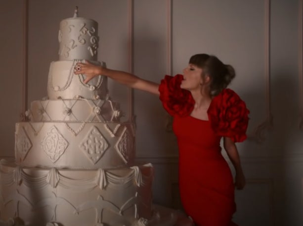Taylor Swift destroys wedding cake in new music video