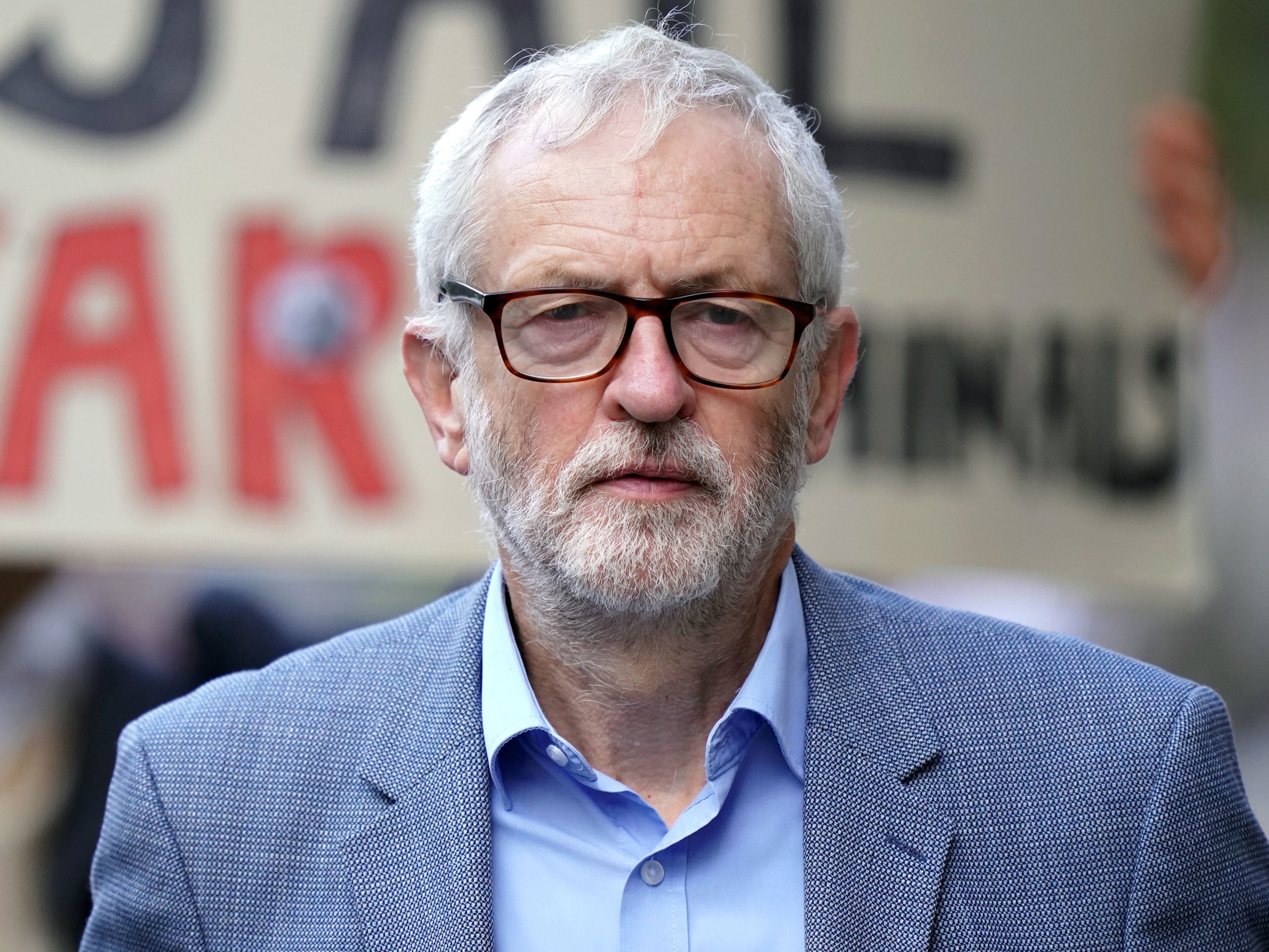 Crude Photoshop job depicted ex-Labour leader laying poppy wreath on burning car