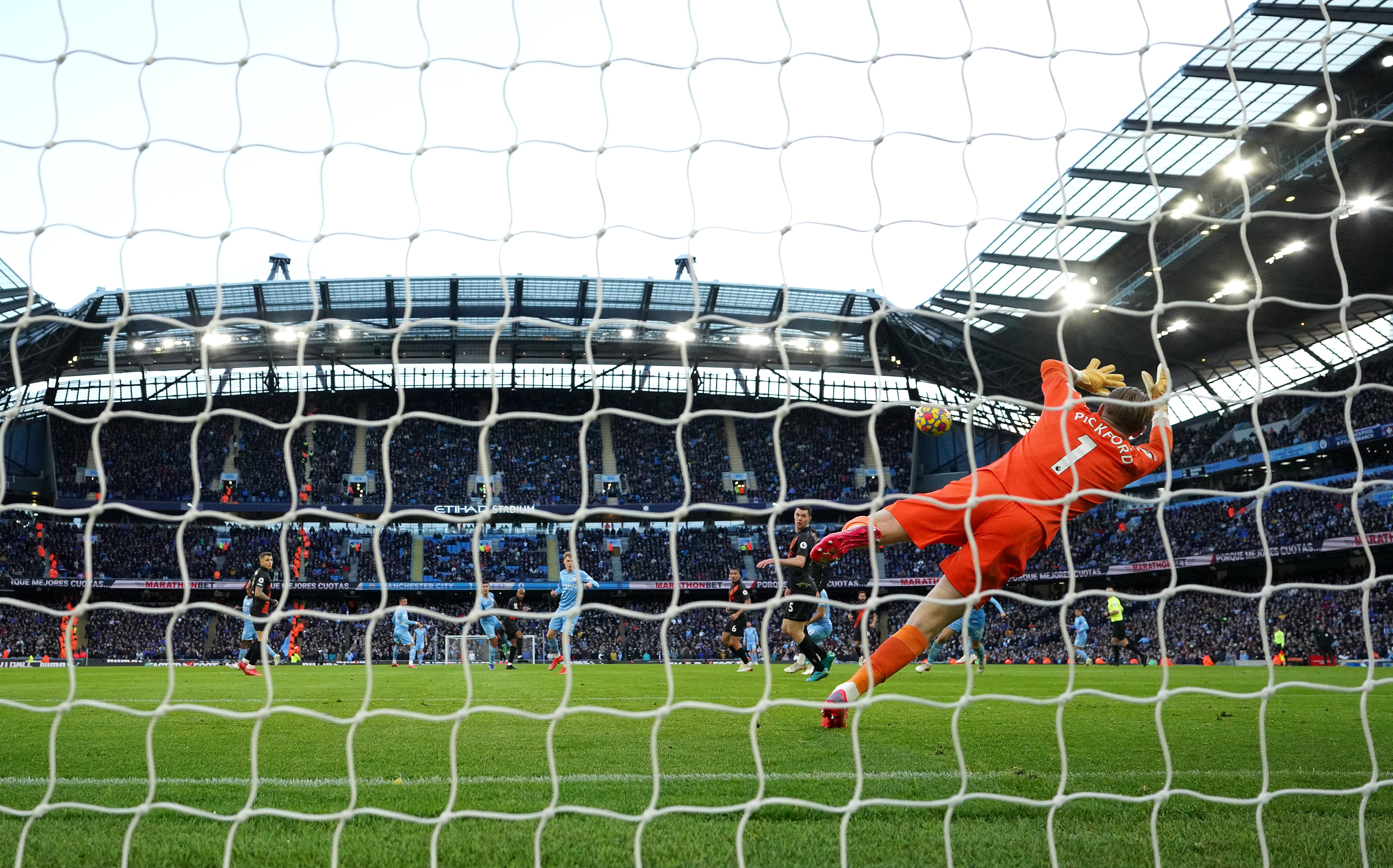 Rodri (centre) doubles Manchester City’s lead