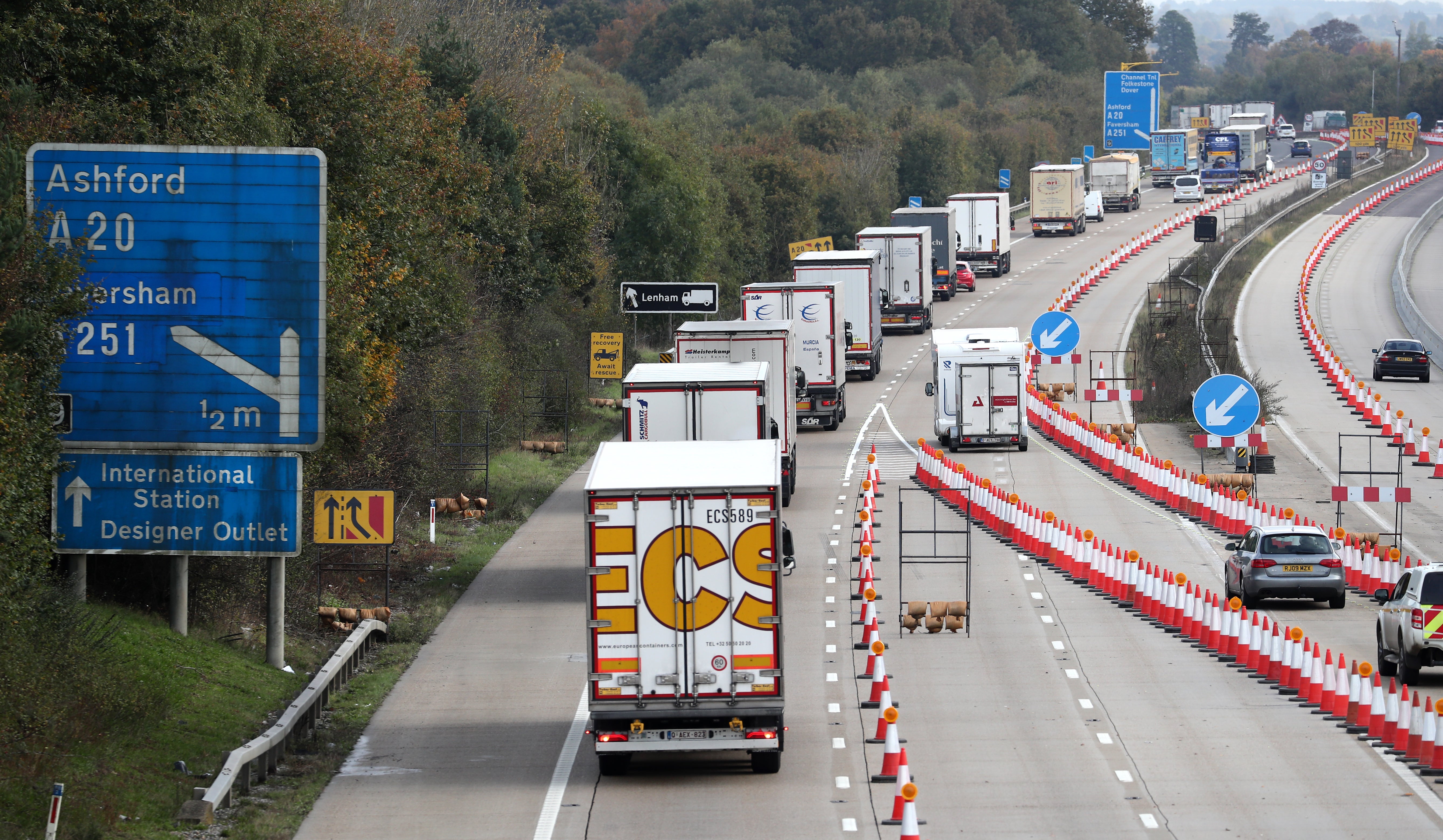 New European Union border identity checks could lead to 17-mile queues of lorries at Dover, MPs have been told (Gareth Fuller/PA)