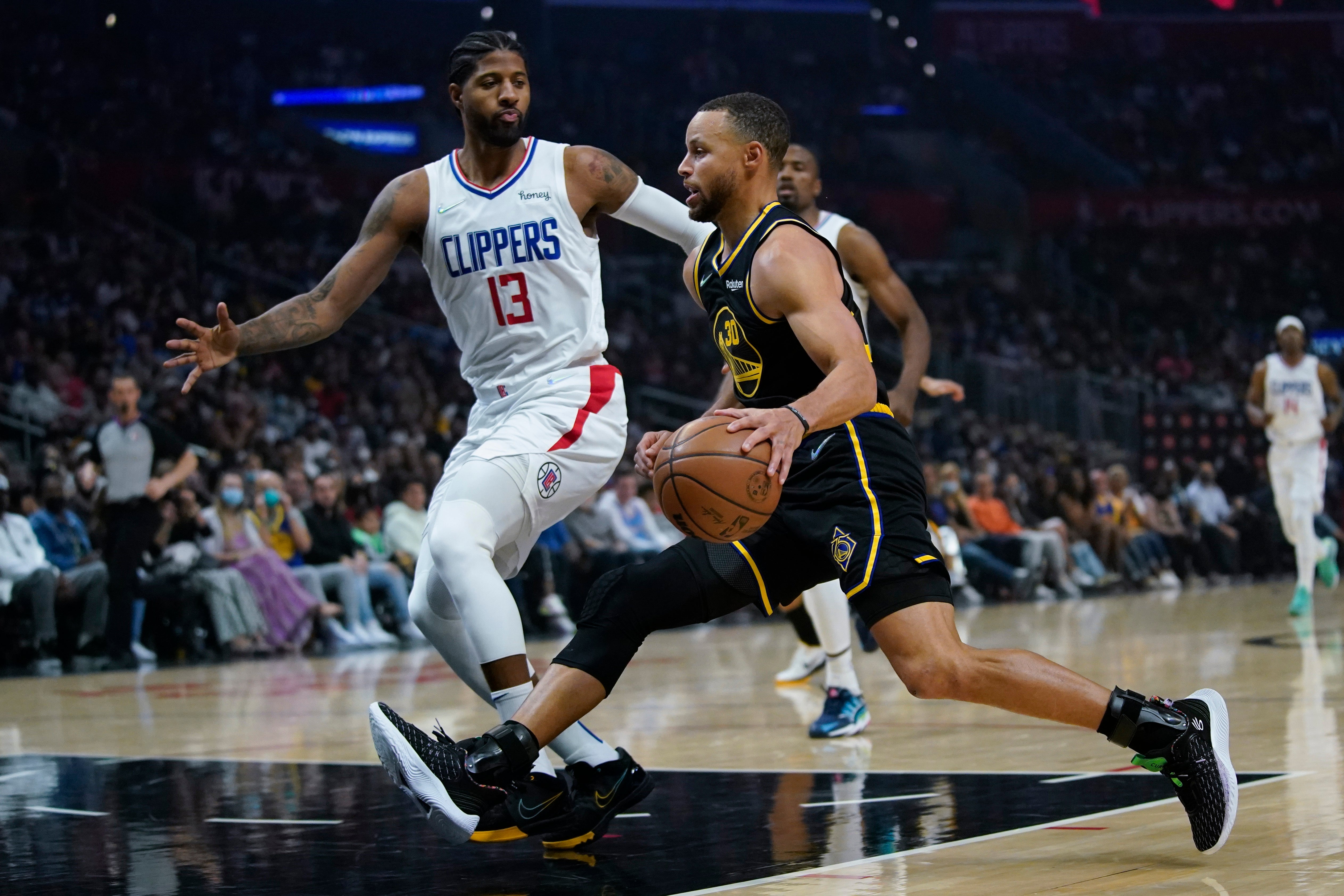 Stephen Curry put on another impressive display for Golden State (Ashley Landis/AP)