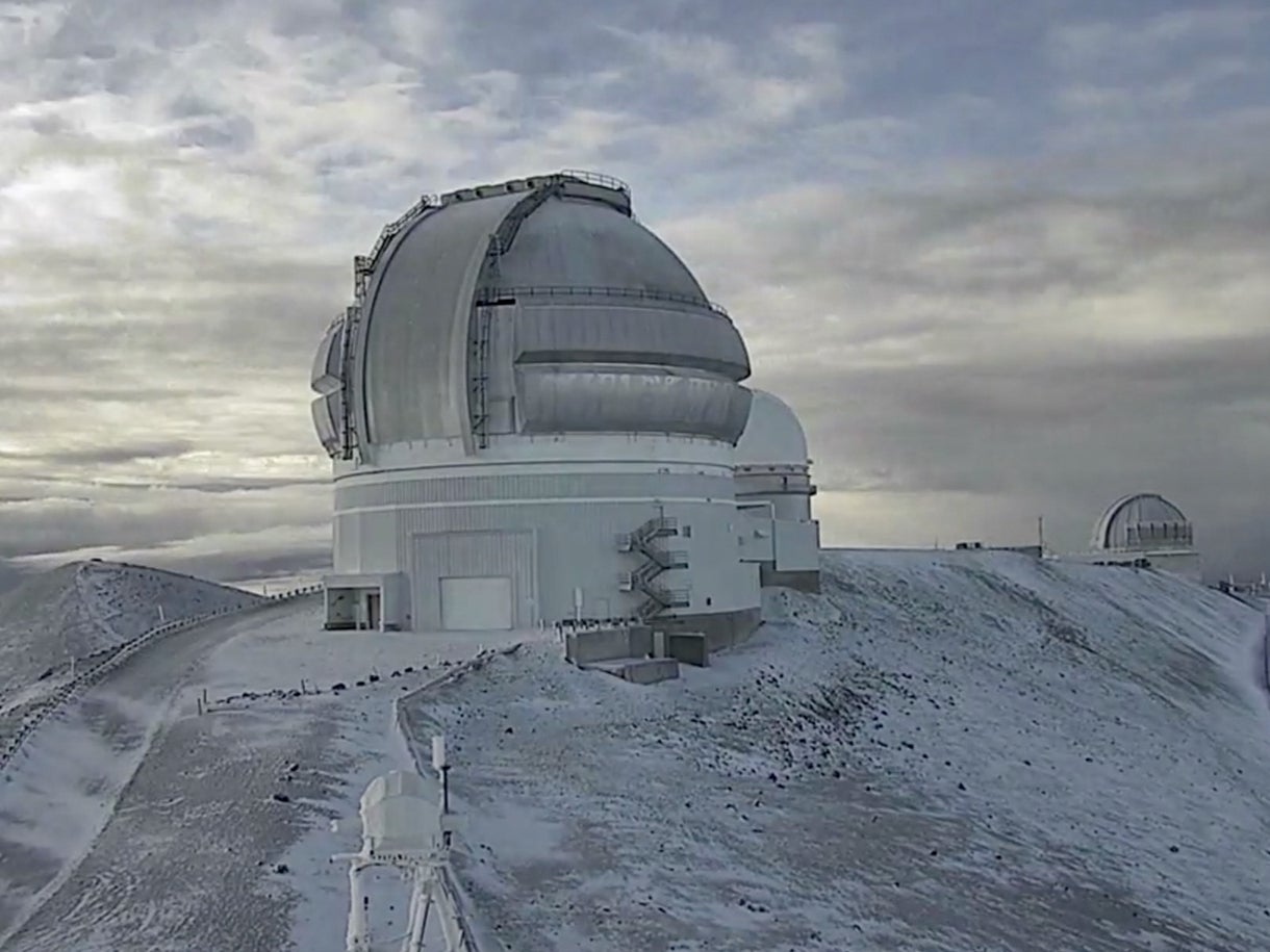 Hawaii’s volcanoes are snow-capped as Denver reaches near record days without flurries