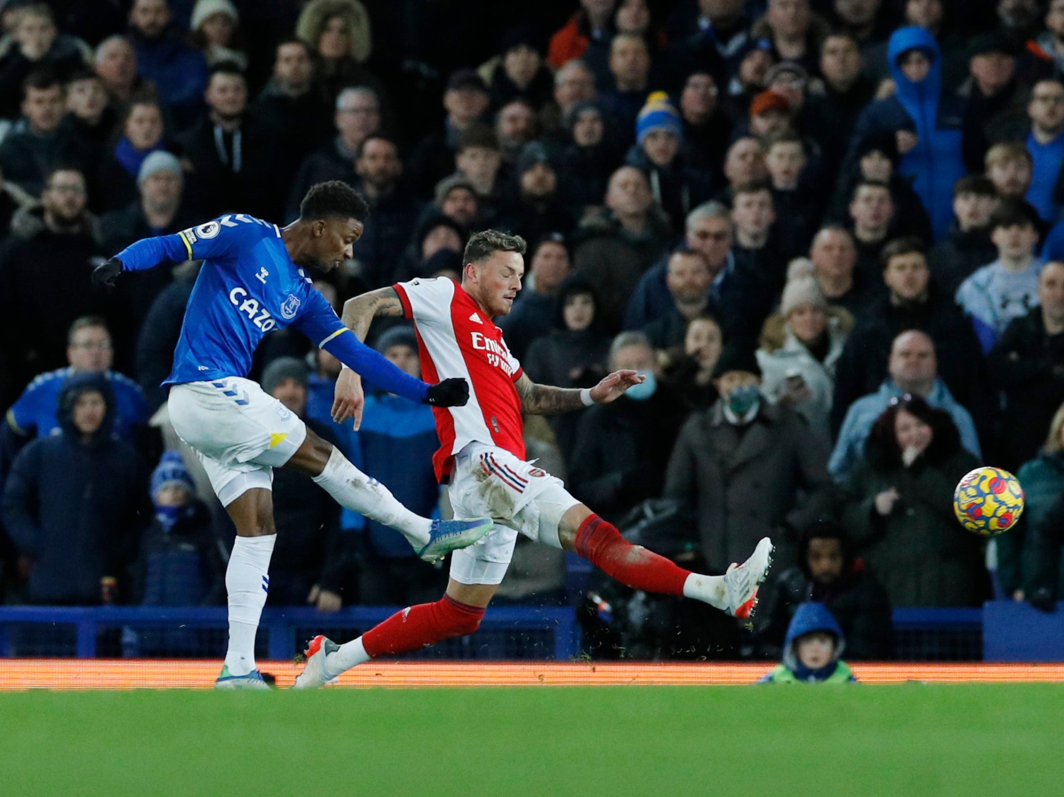 Demarai Gray scores the winning goal