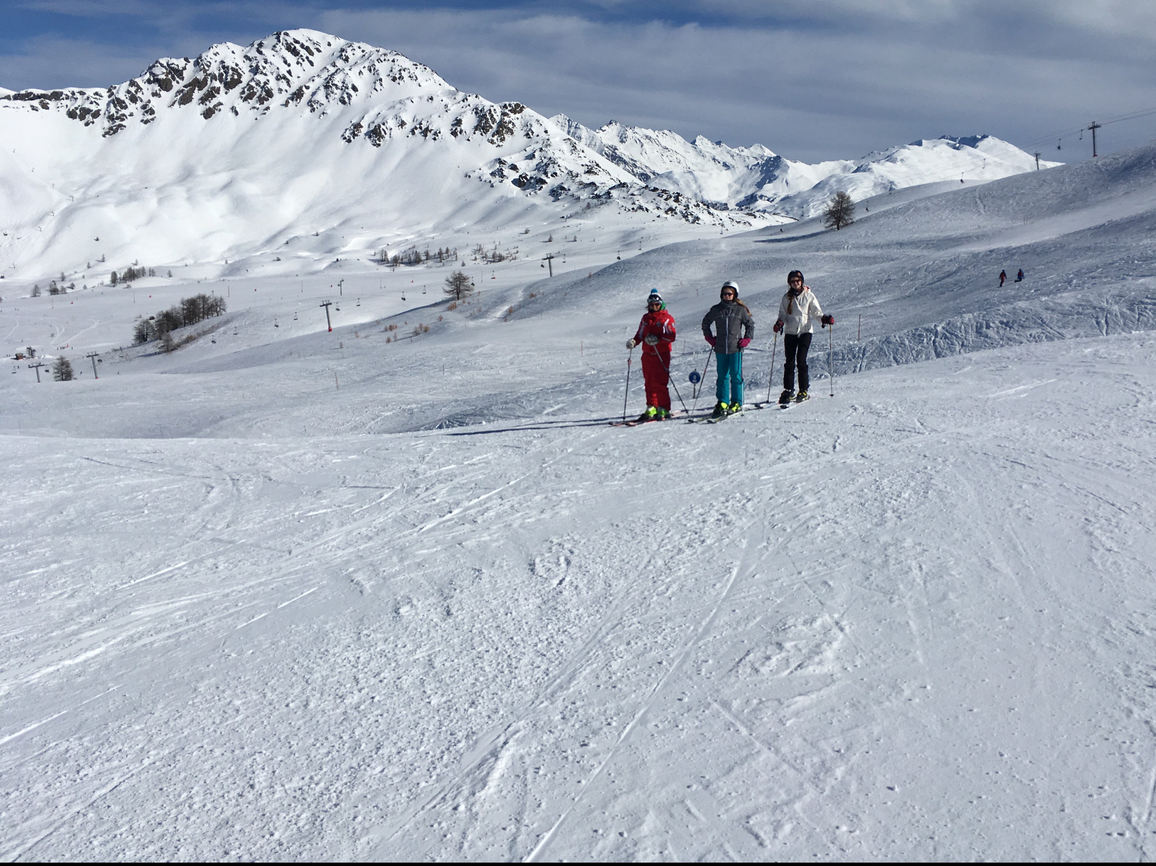 Red alert: skiers in Sauze d’Oulx, northern Italy