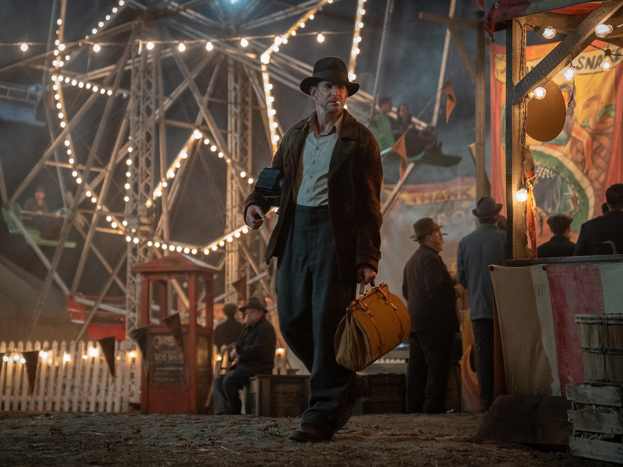 Bradley Cooper in Guillermo Del Toro’s remake of ‘Nightmare Alley’