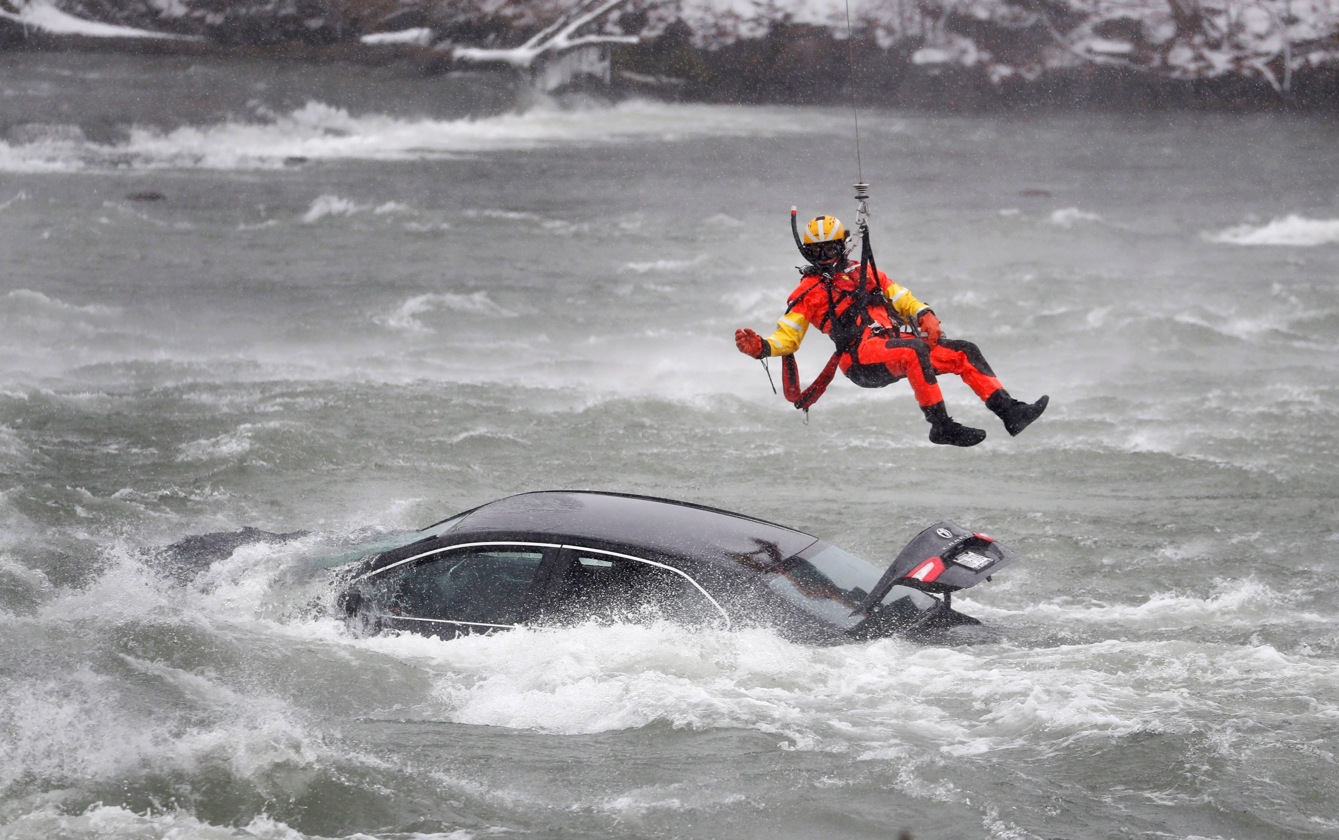 Niagara Falls-Car in Water