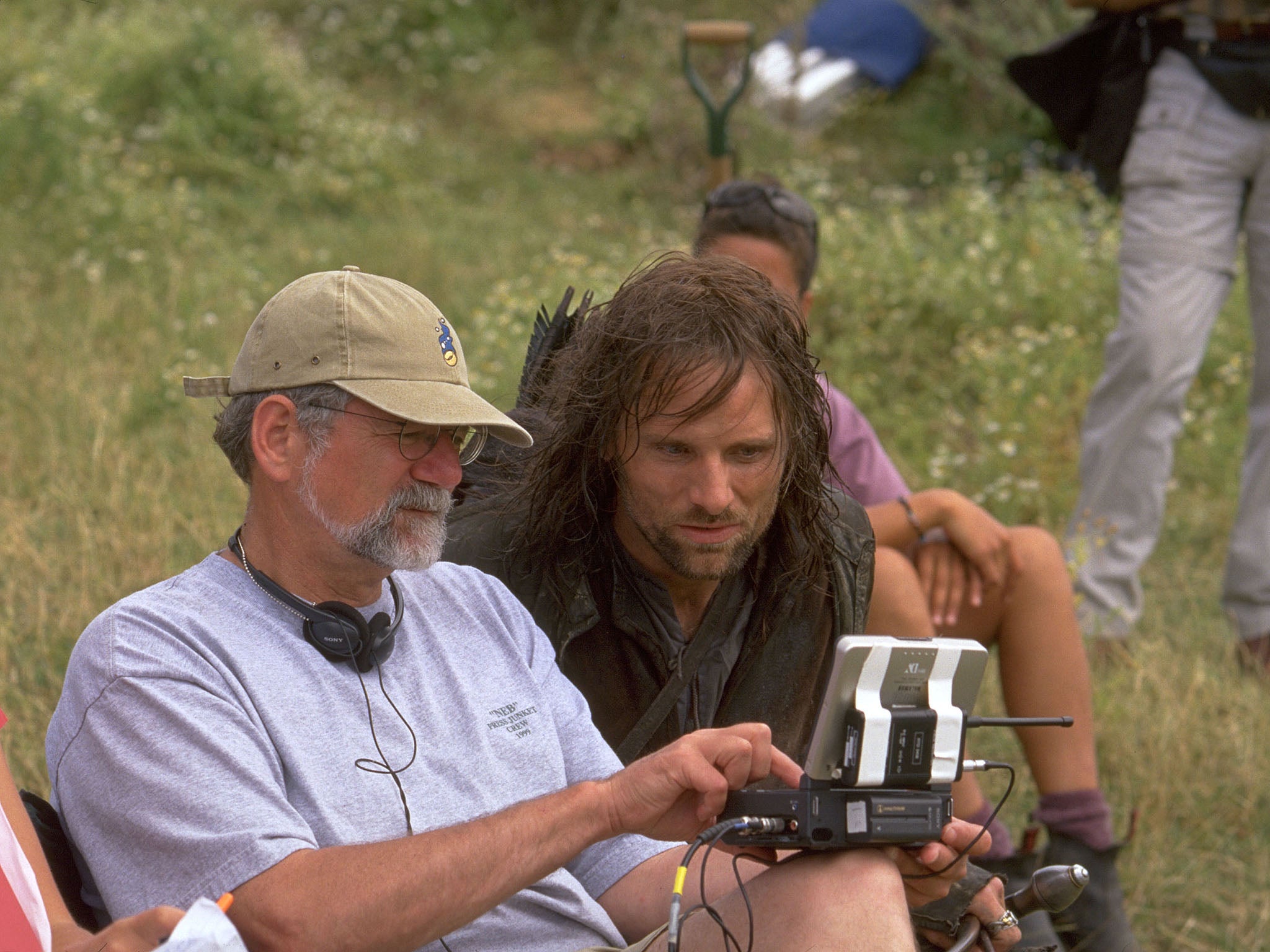 Producer Barrie M Osborne and Viggo Mortensen on the ‘Fellowship of the Ring’ set