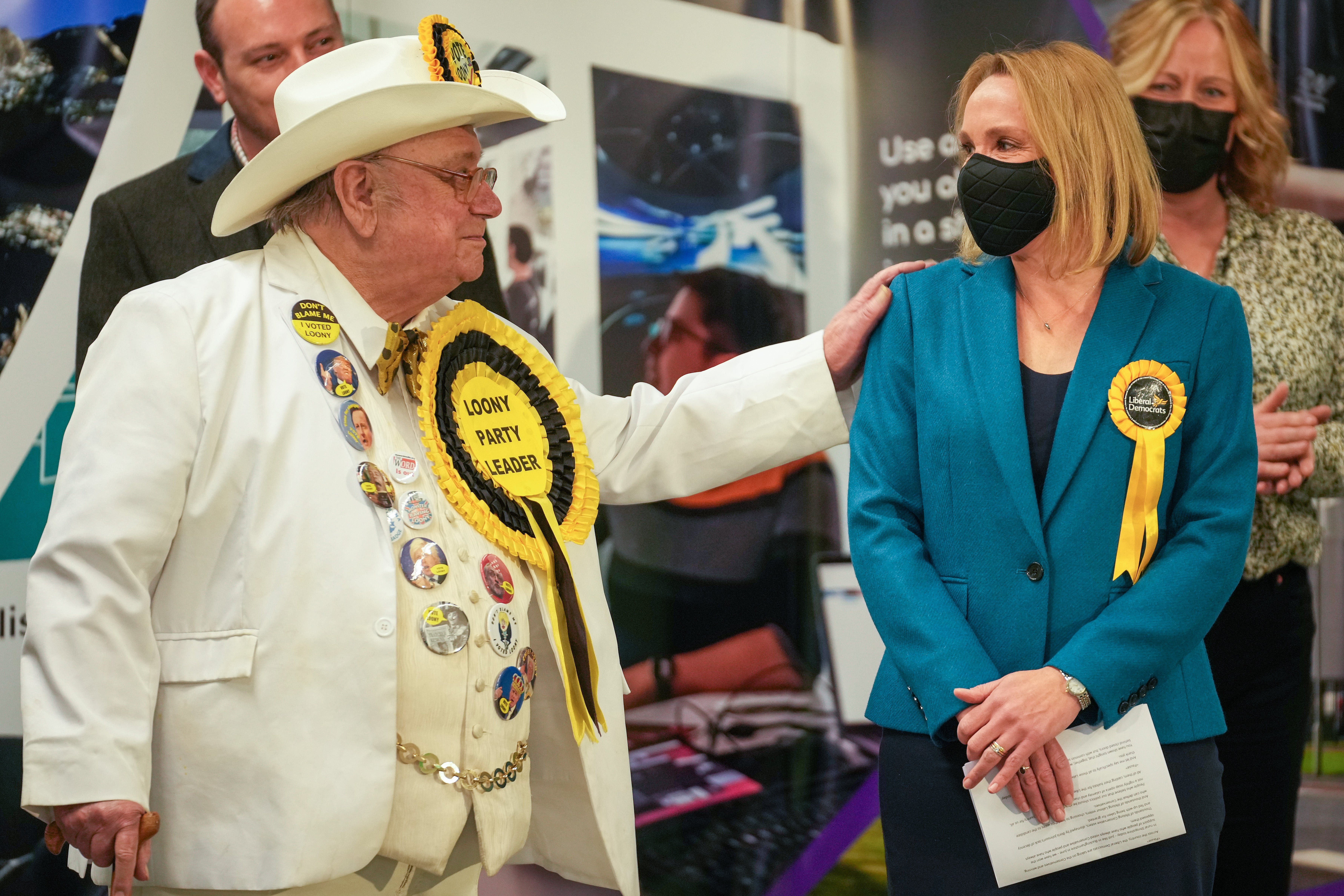 Alan ‘Howling Laud’ Hope, the Official Monster Raving Loony Party candidate, congratulates North Shropshire by-election winner Helen Morgan