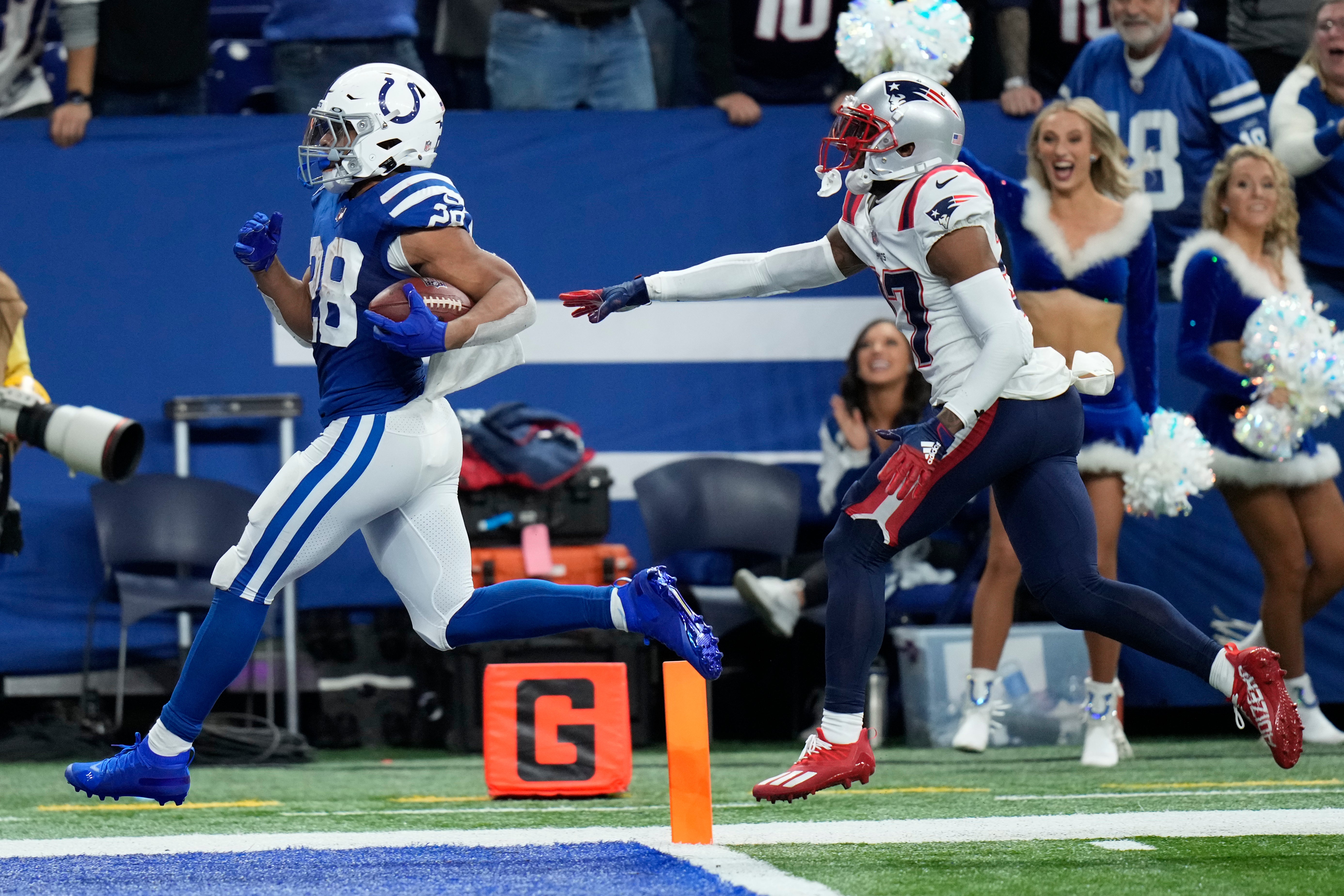 Jonathan Taylor completes his touchdown run (AJ Mast/AP)