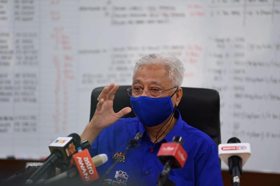 PM Ismail Sabri Yaakob briefs the press after conducting a survey at the Temporary Transfer Centre (PPS) on 19 December 2021