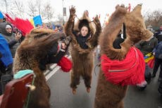 Romania: far-right protesters oppose COVID workplace passes