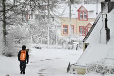 UK weather: Snow to hit country ahead of Christmas Day as weather warnings issued