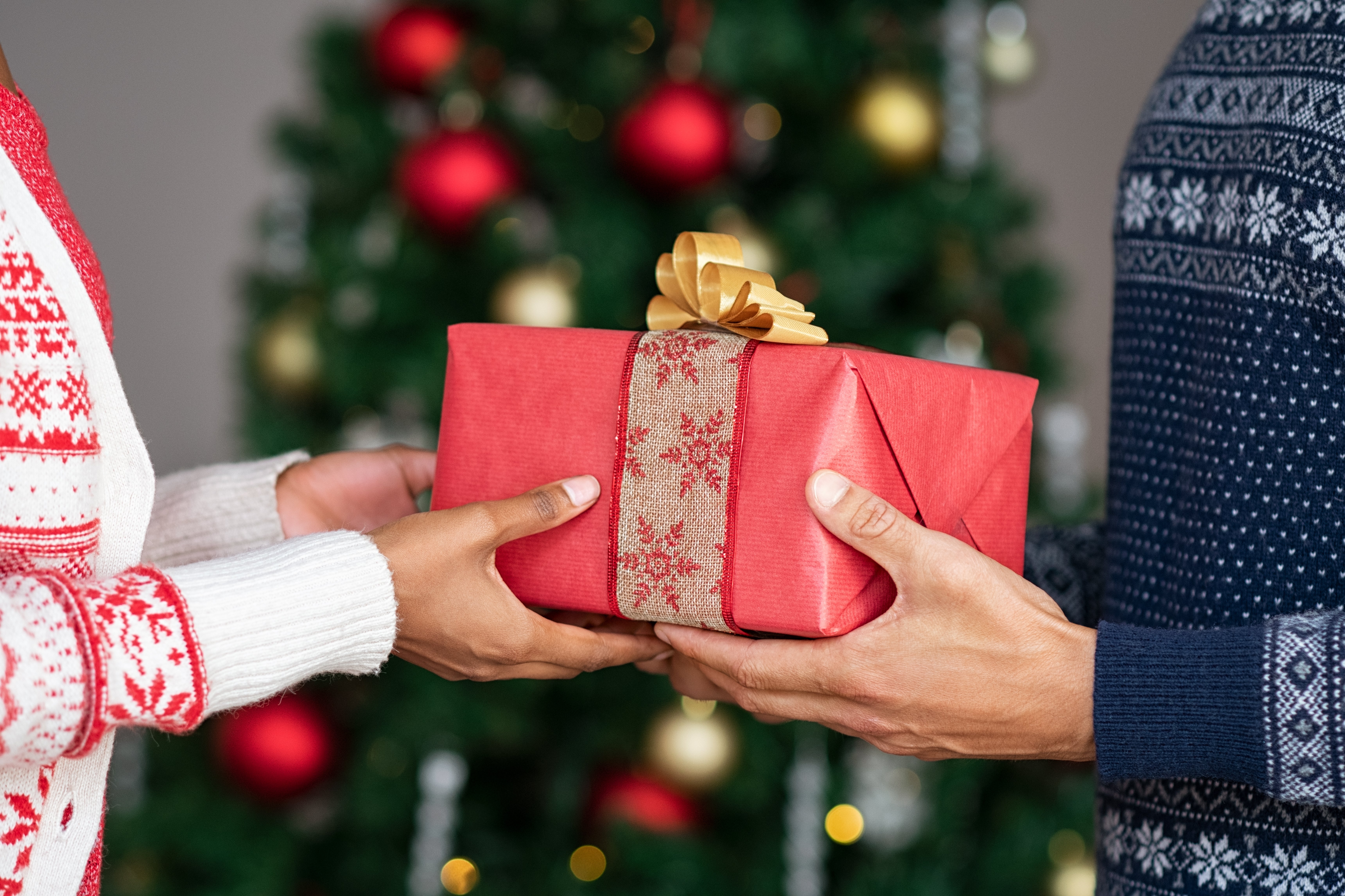 How soon should you exchange holiday gifts in a relationship?