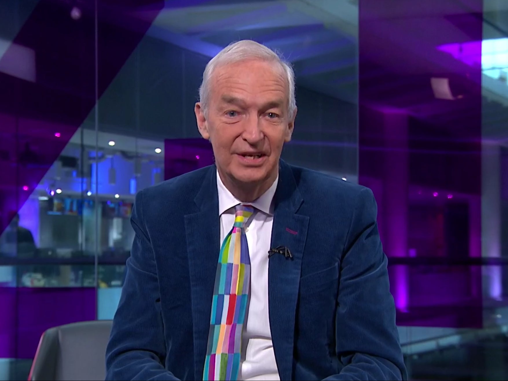 Jon Snow thanks viewers as he anchors Channel 4 News for the final time