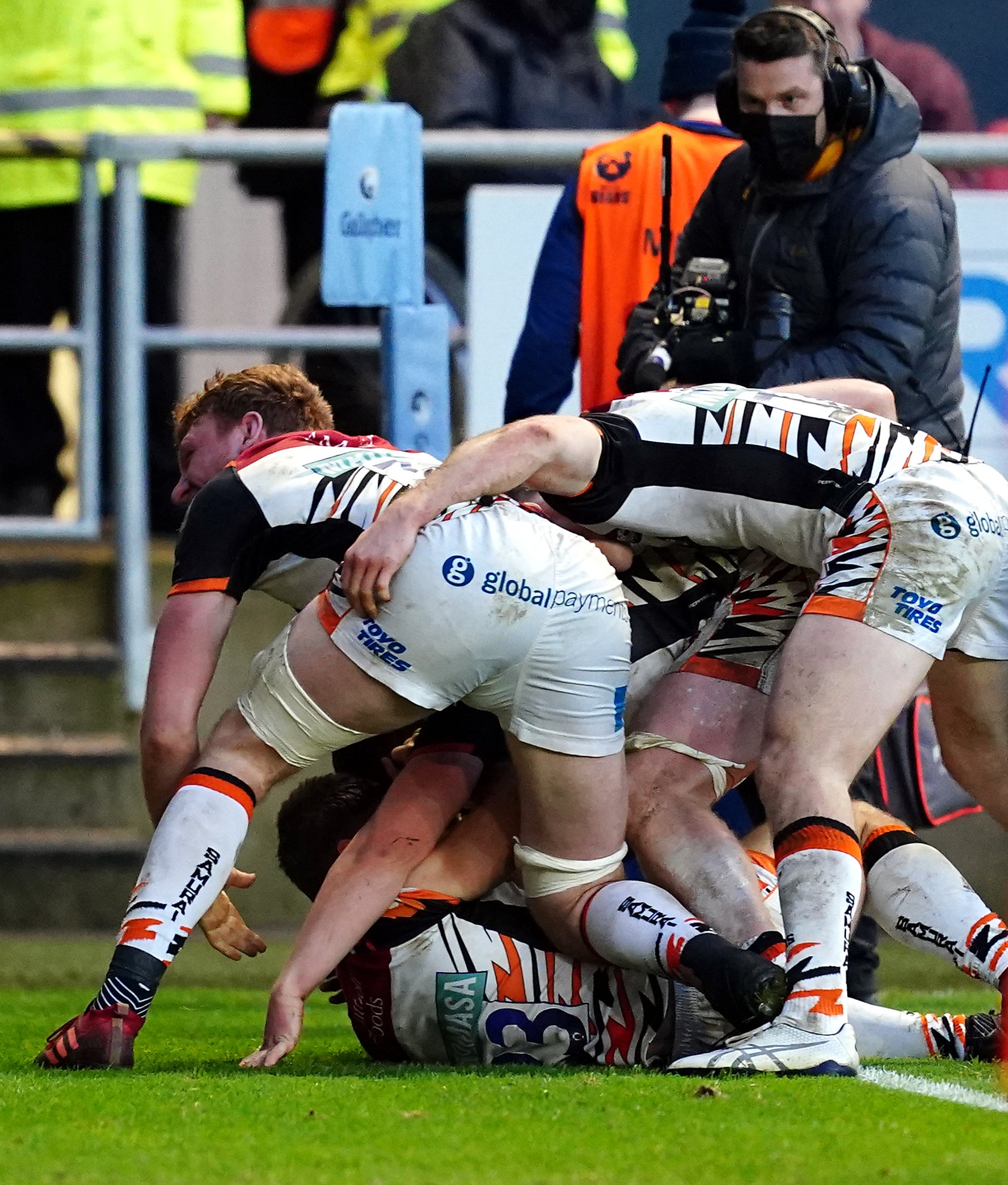 Guy Porter scores Leicester’s winning try against Bristol (David Davies/PA)