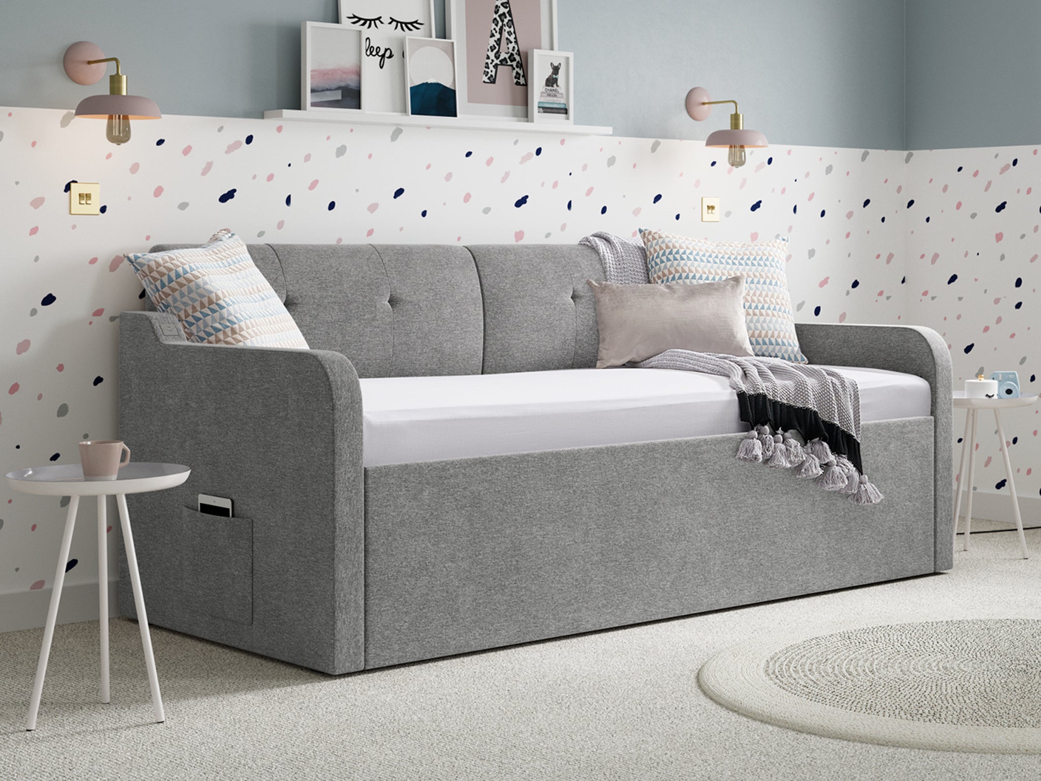 Dreams elwood daybed with USB charging