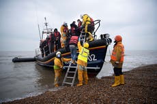 Boris Johnson’s plan for military to tackle Channel crossings will aid people smugglers, says ex-navy chief