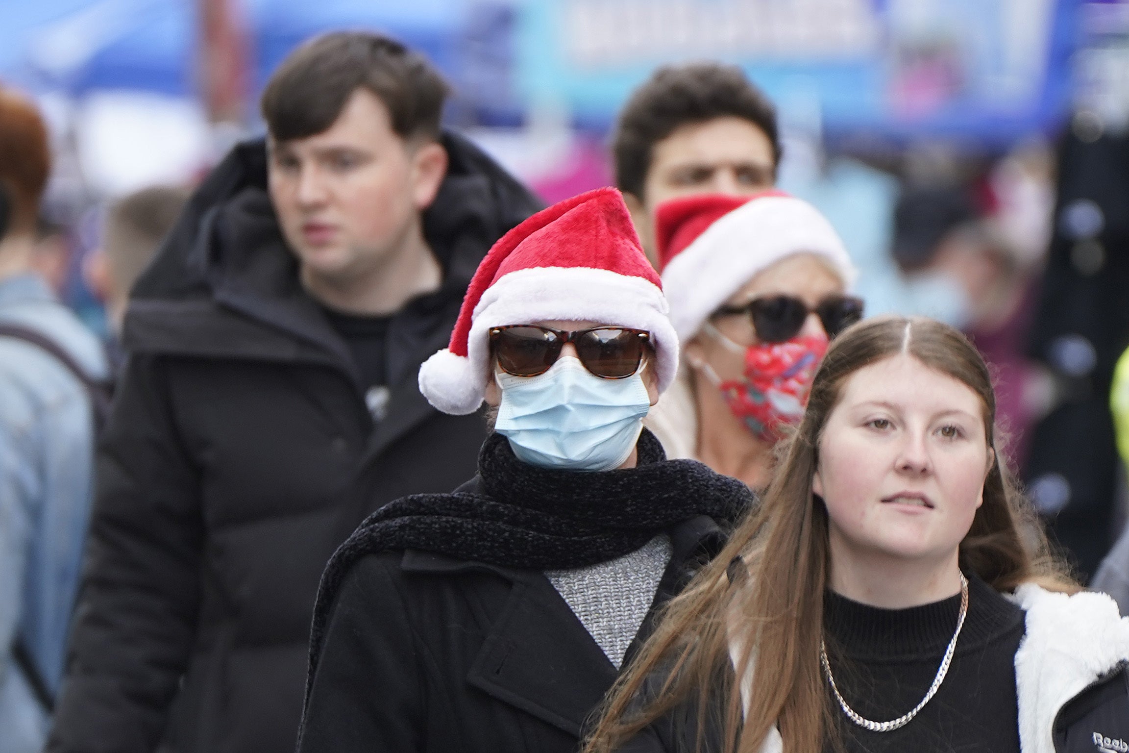 Christmas shoppers in Dublin (Niall Carson/PA)