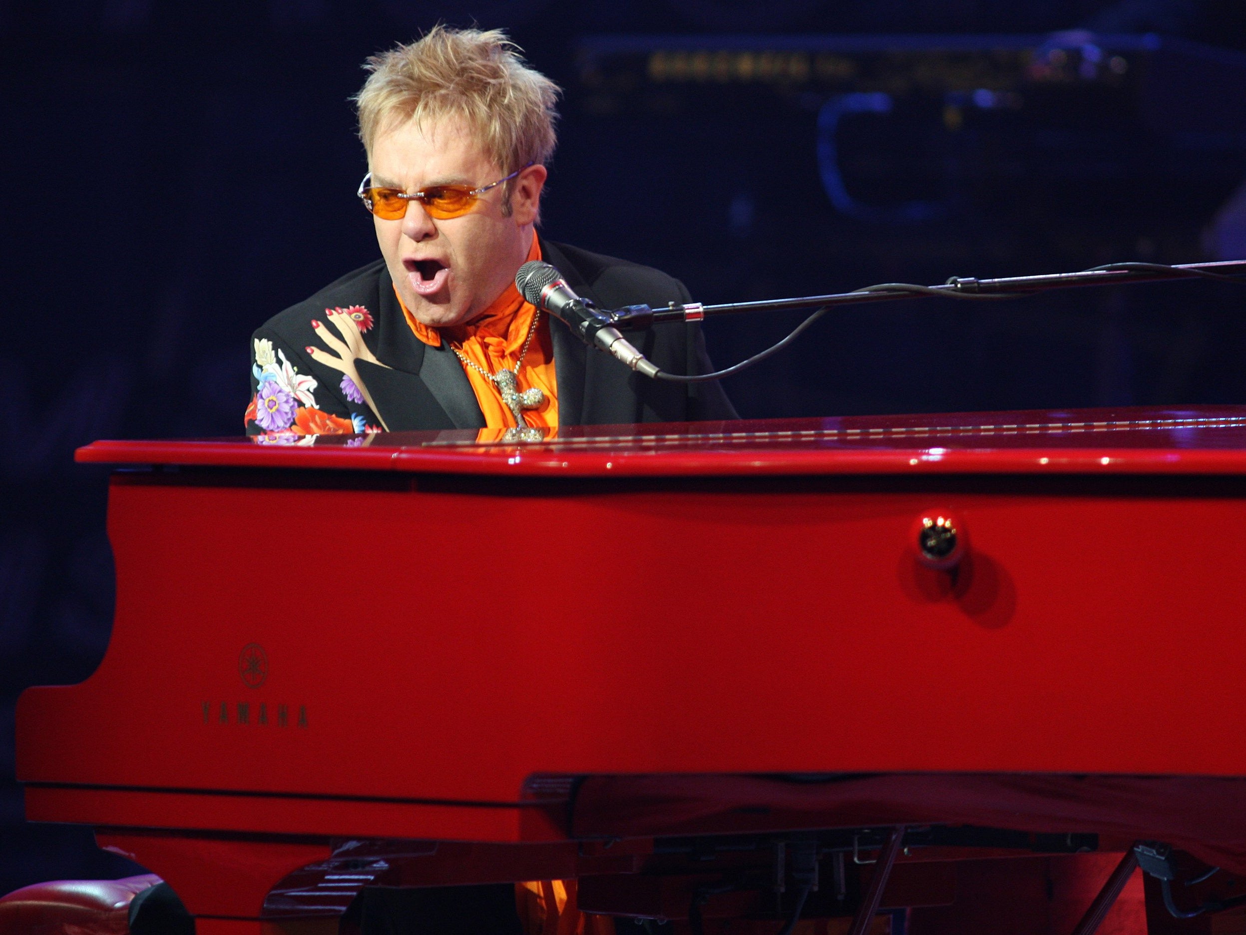 Elton John performing at Caesar’s Palace in 2008