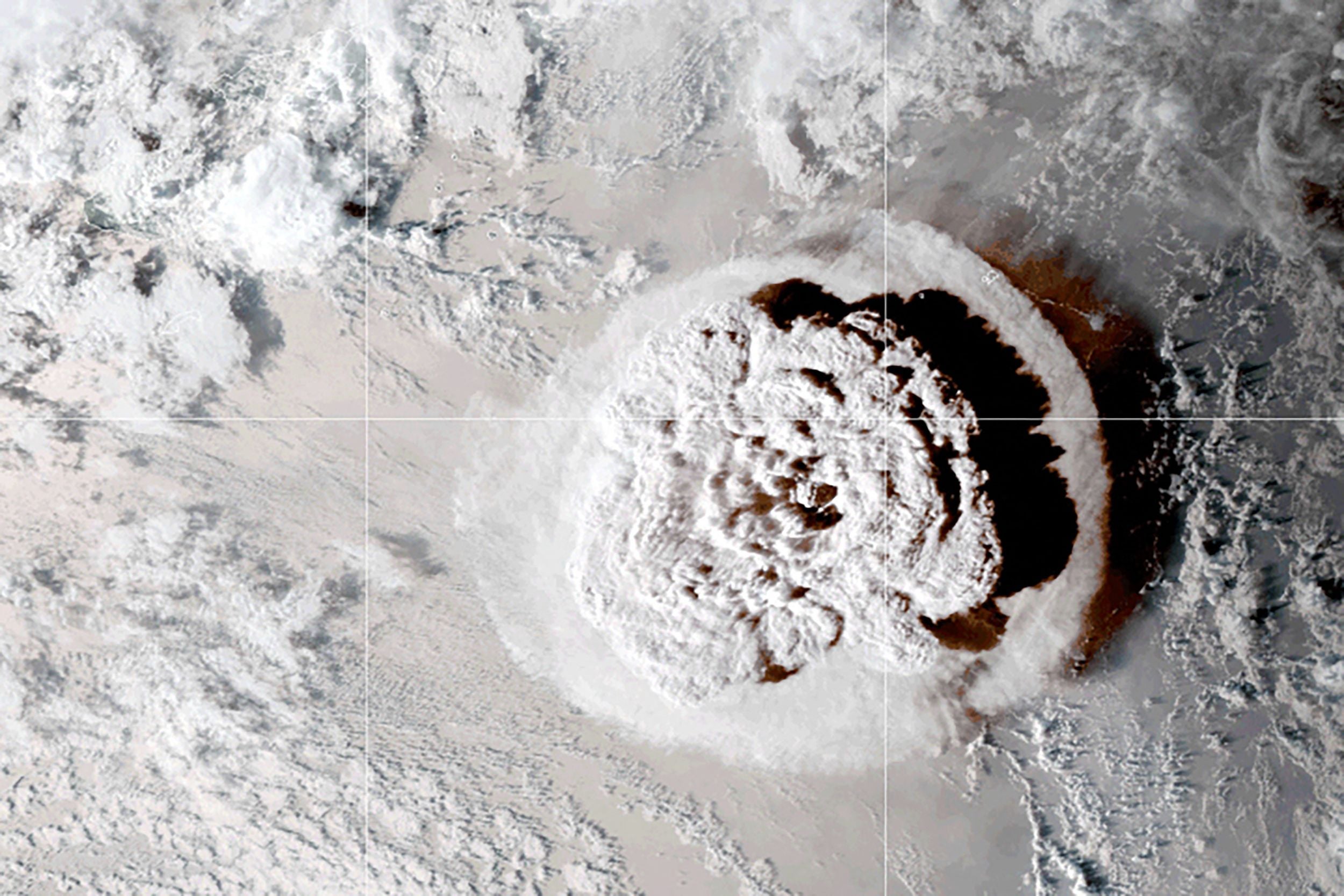 Eruption of the Hunga-Tonga Hunga Ha’apai volcano in Tonga that provoked a tsunami