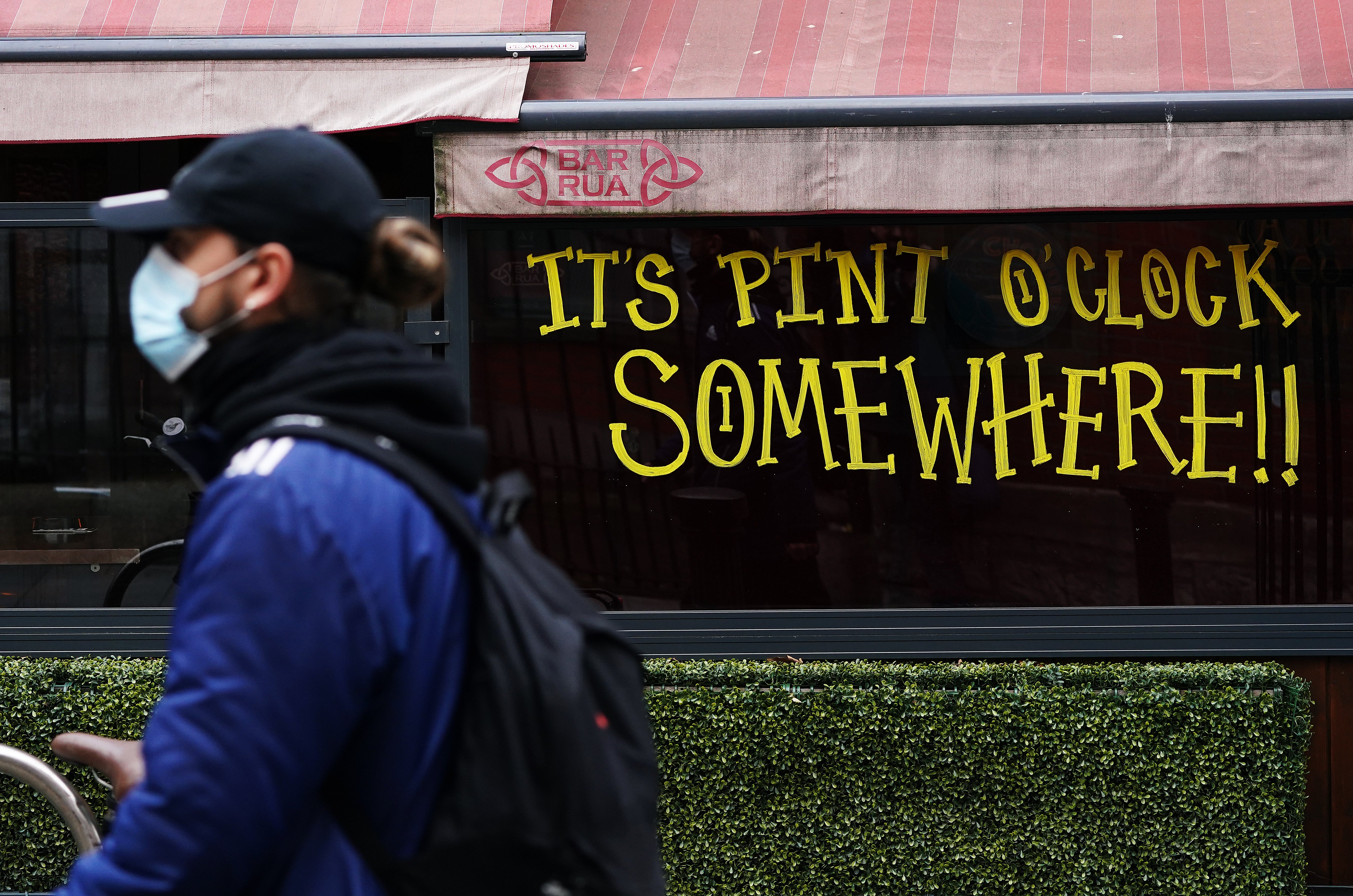 A sign in the window of Bar Rua in Dublin’s city centre. (Brian Lawless/PA)