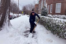 Coast along Virginia and the Carolina's gets snow, ice 