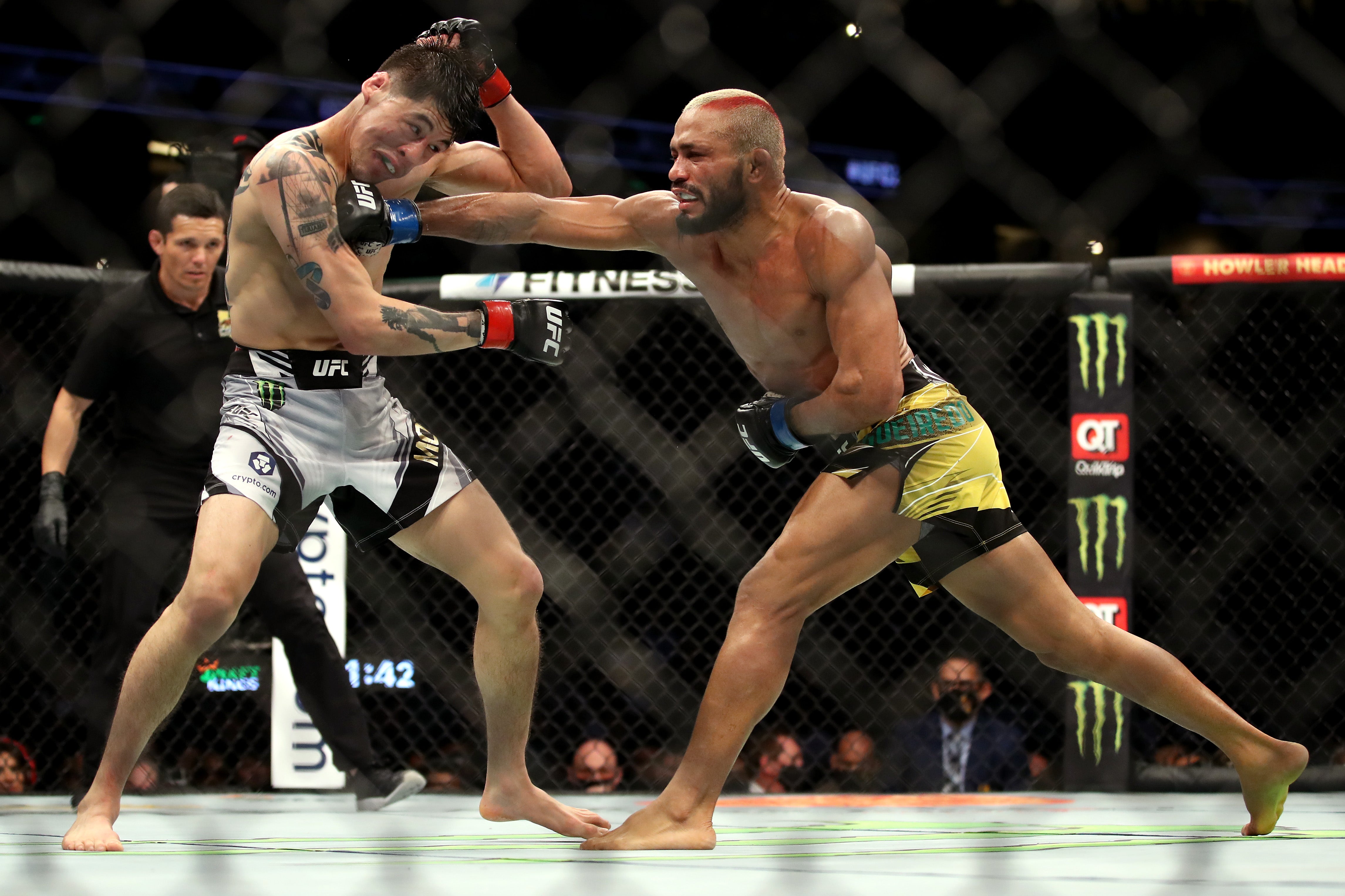 Deiveson Figueiredo (right) regained the men’s flyweight title from Brandon Moreno