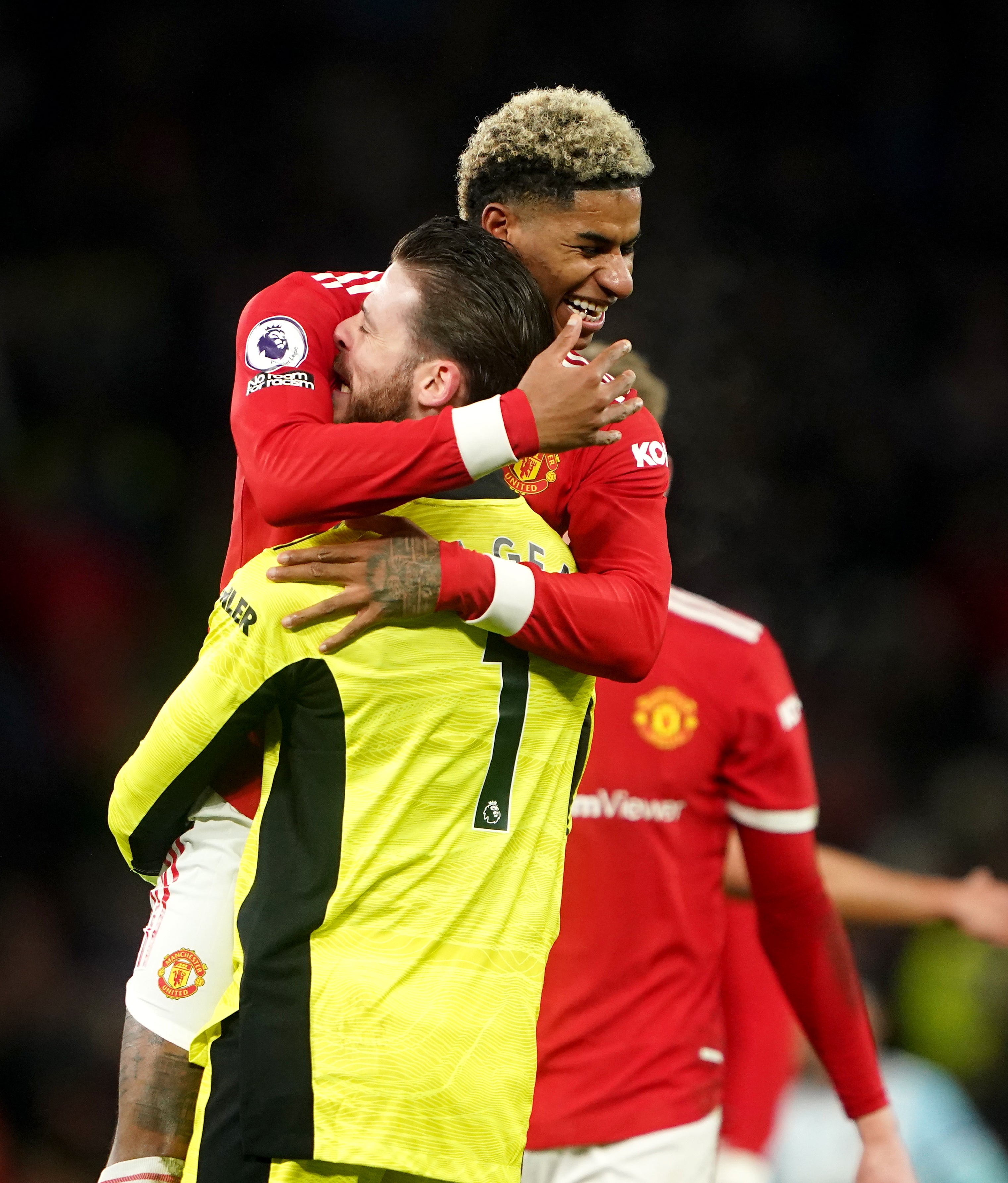 David De Gea and Marcus Rashford celebrate Manchester United’s late winner (Zac Goodwin/PA)