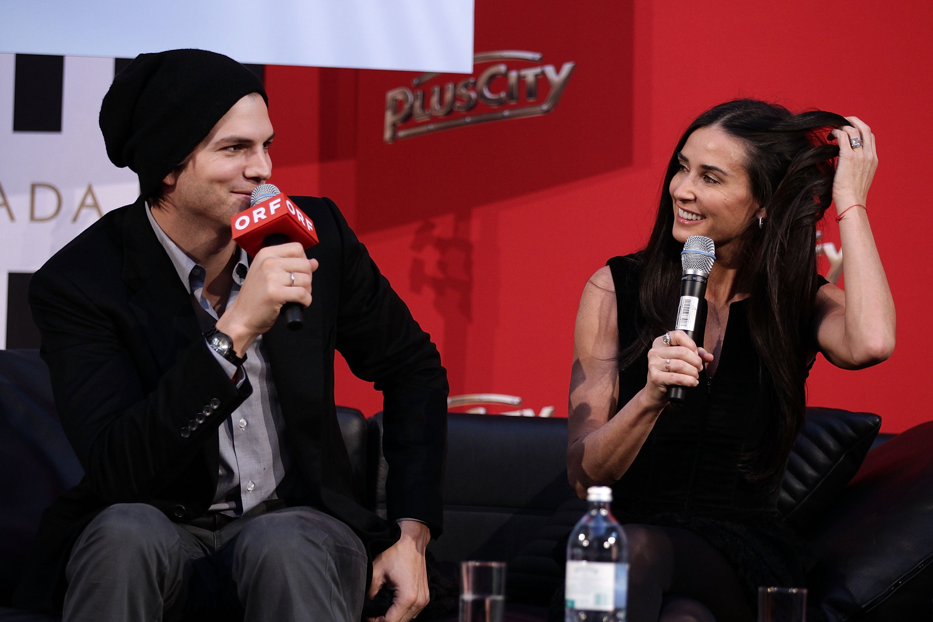 Demi Moore and Ashton Kutcher at the photo call for their Charity Gala in 2010