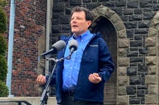 Kristof tries to show that Oregon is home in governor's bid