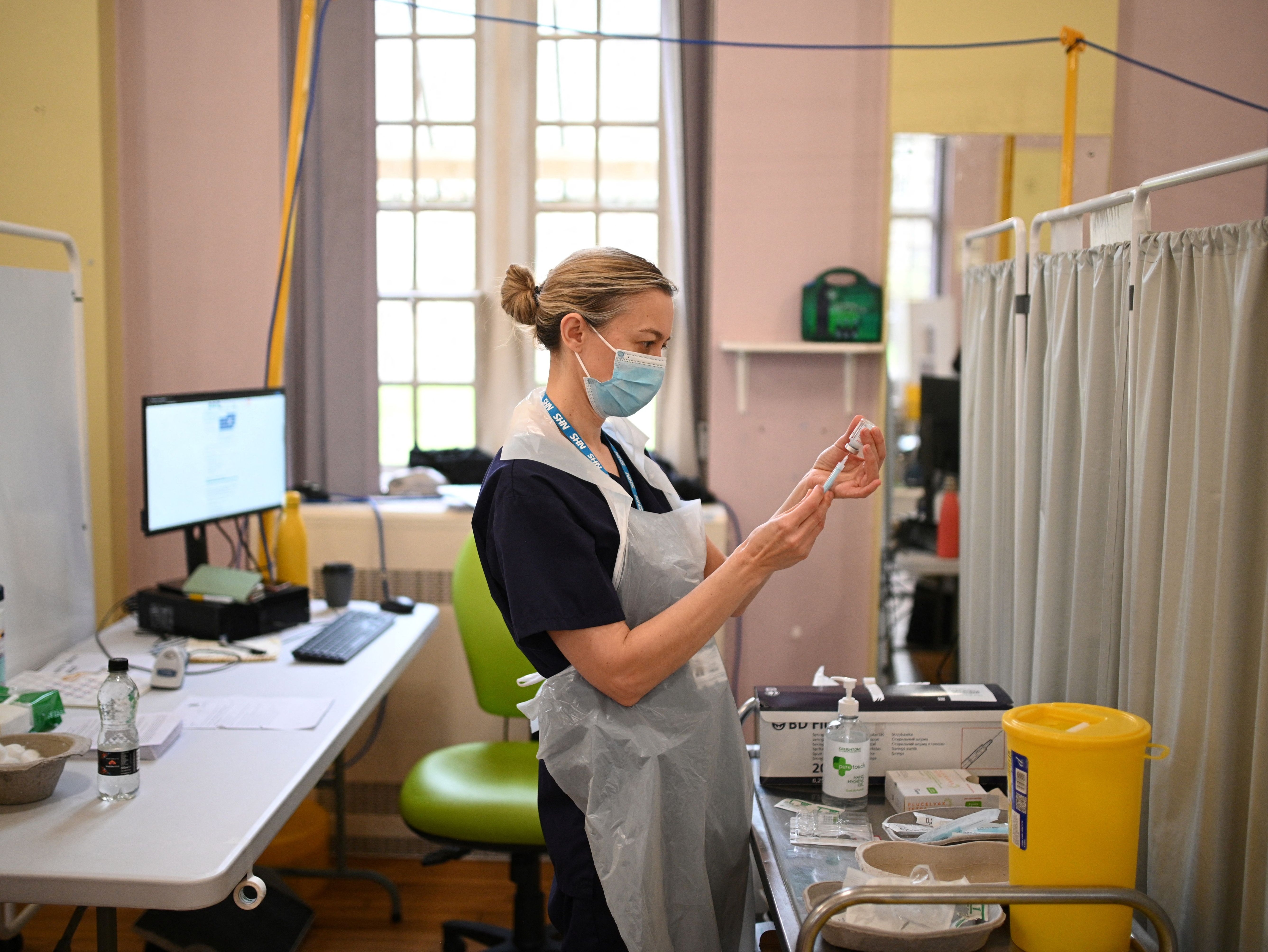 Under current plans, 70,000 NHS workers are set to be sacked from 3 February for being unvaccinated