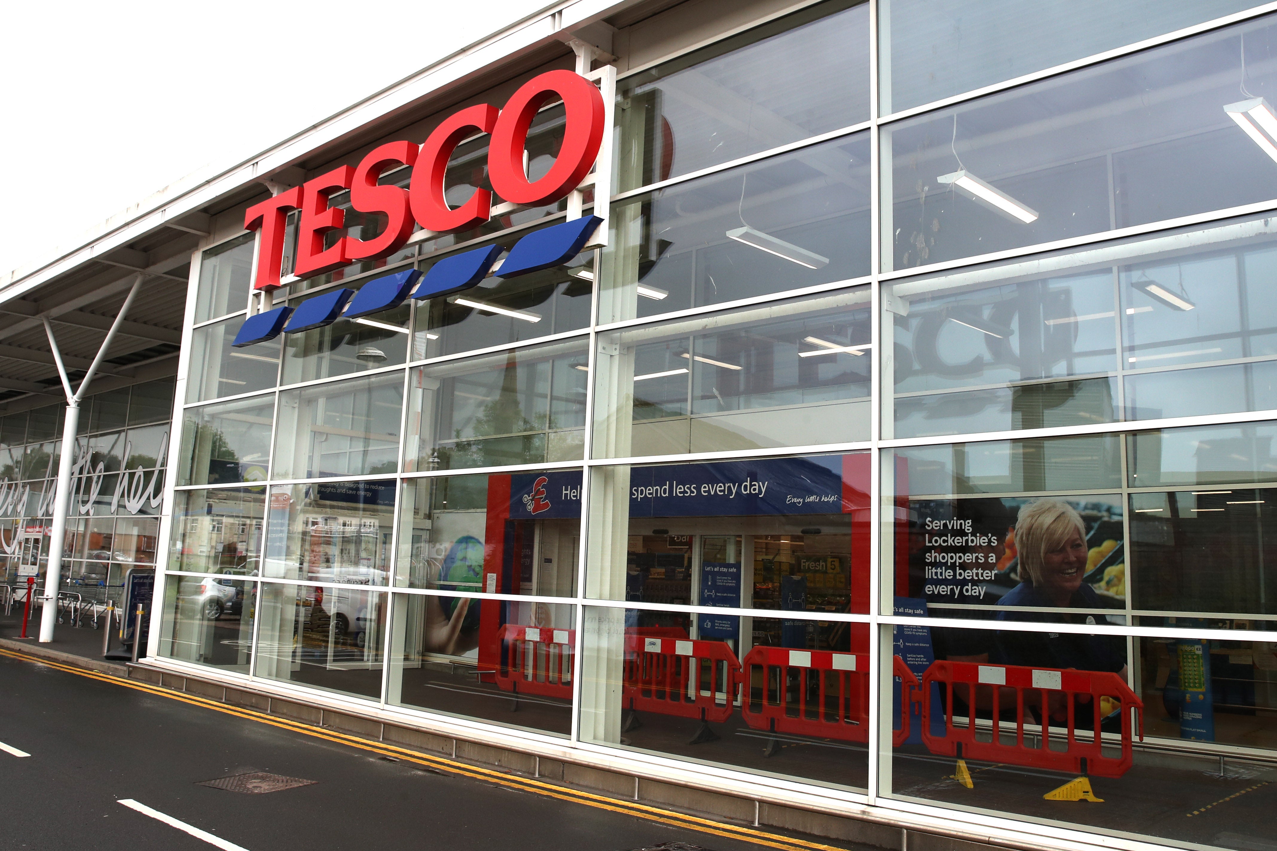 Supermarket giant Tesco has said more than 1,400 staff are at risk of redundancy over changes to overnight working