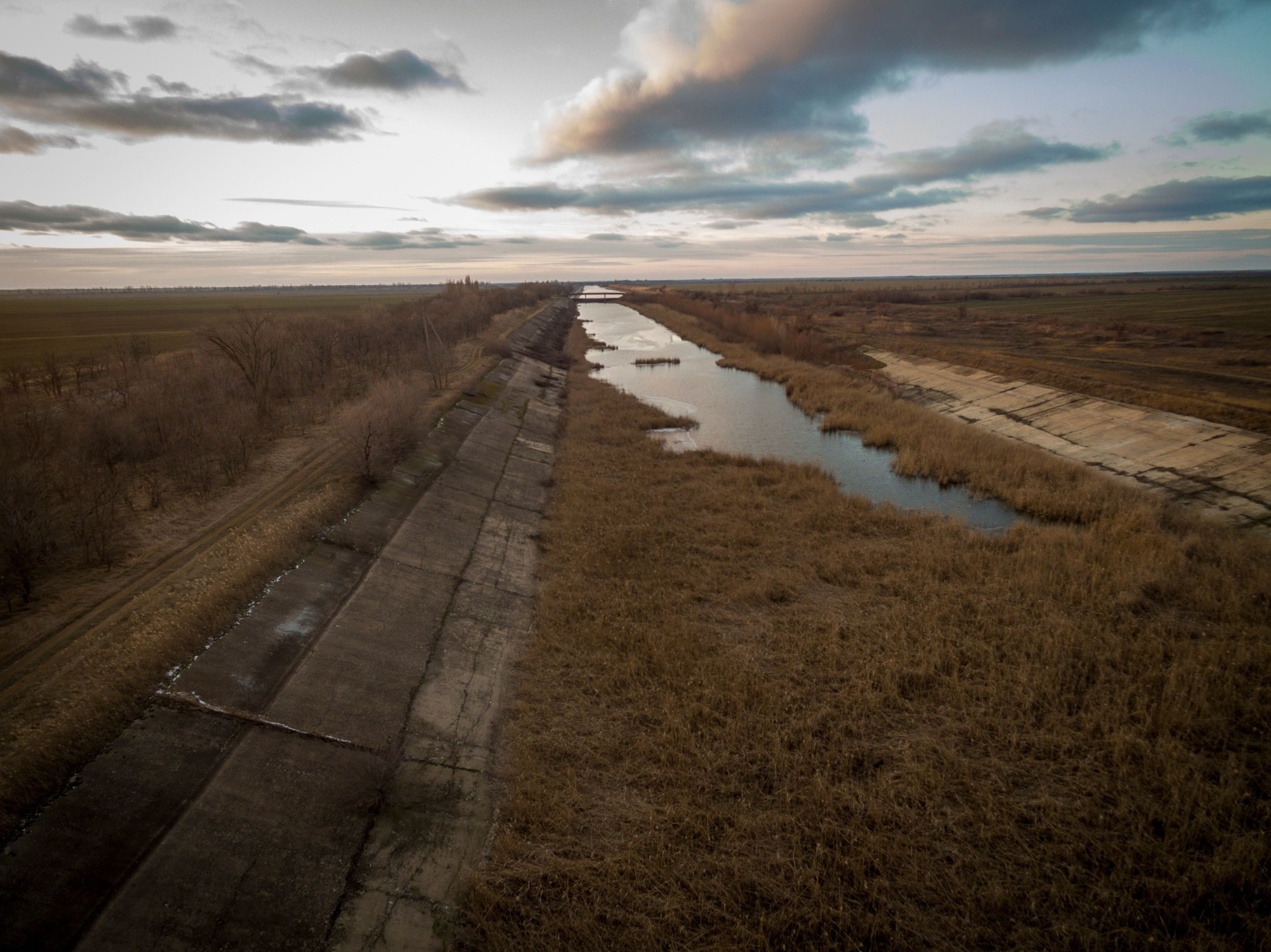 A section of the Northern Crimean Canal where it becomes dry, below a makeshift dam in the Kalanchatski region of Kherson oblast