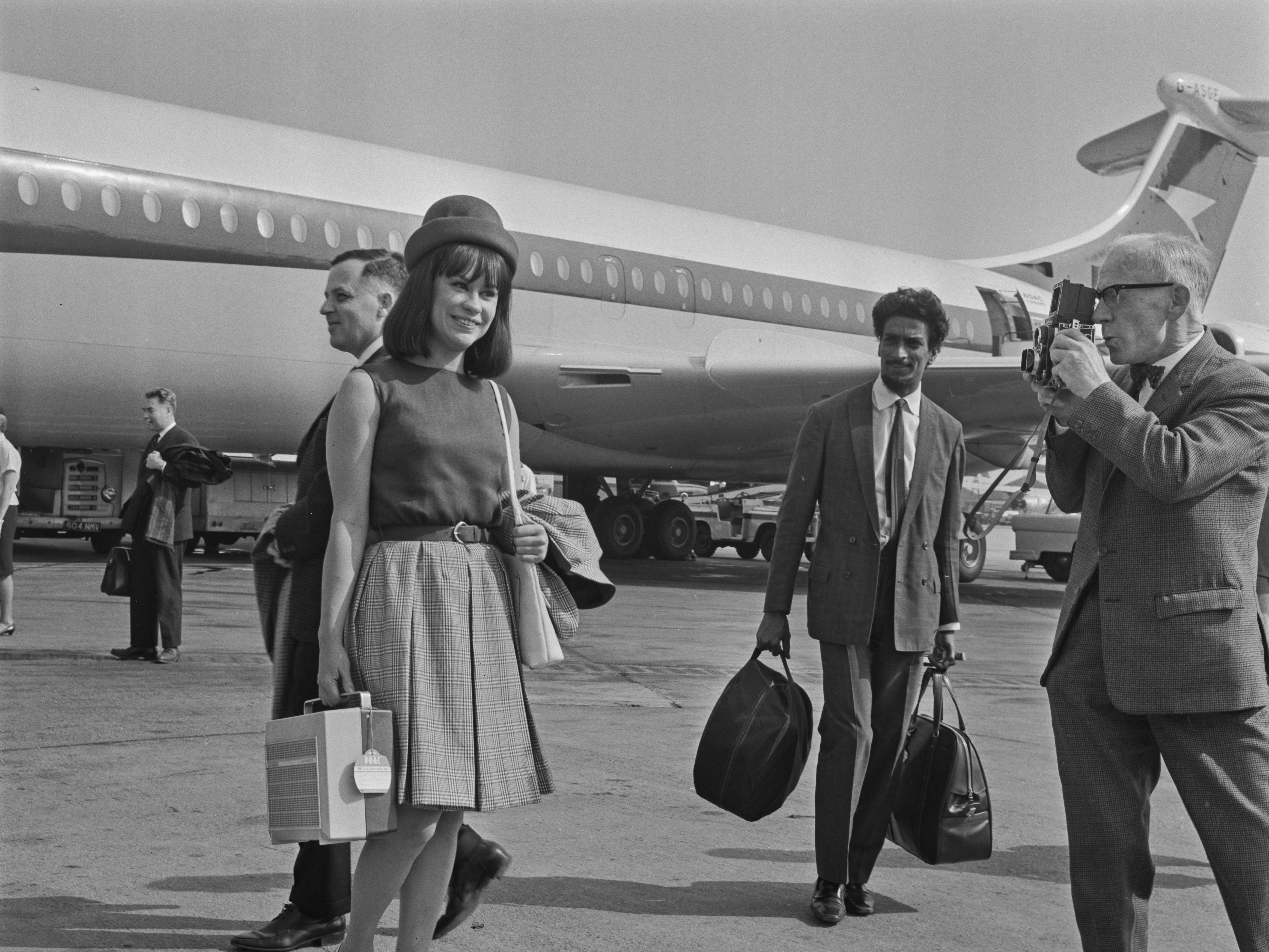 Gilberto arriving at Heathrow Airport (then London Airport) in June 1965