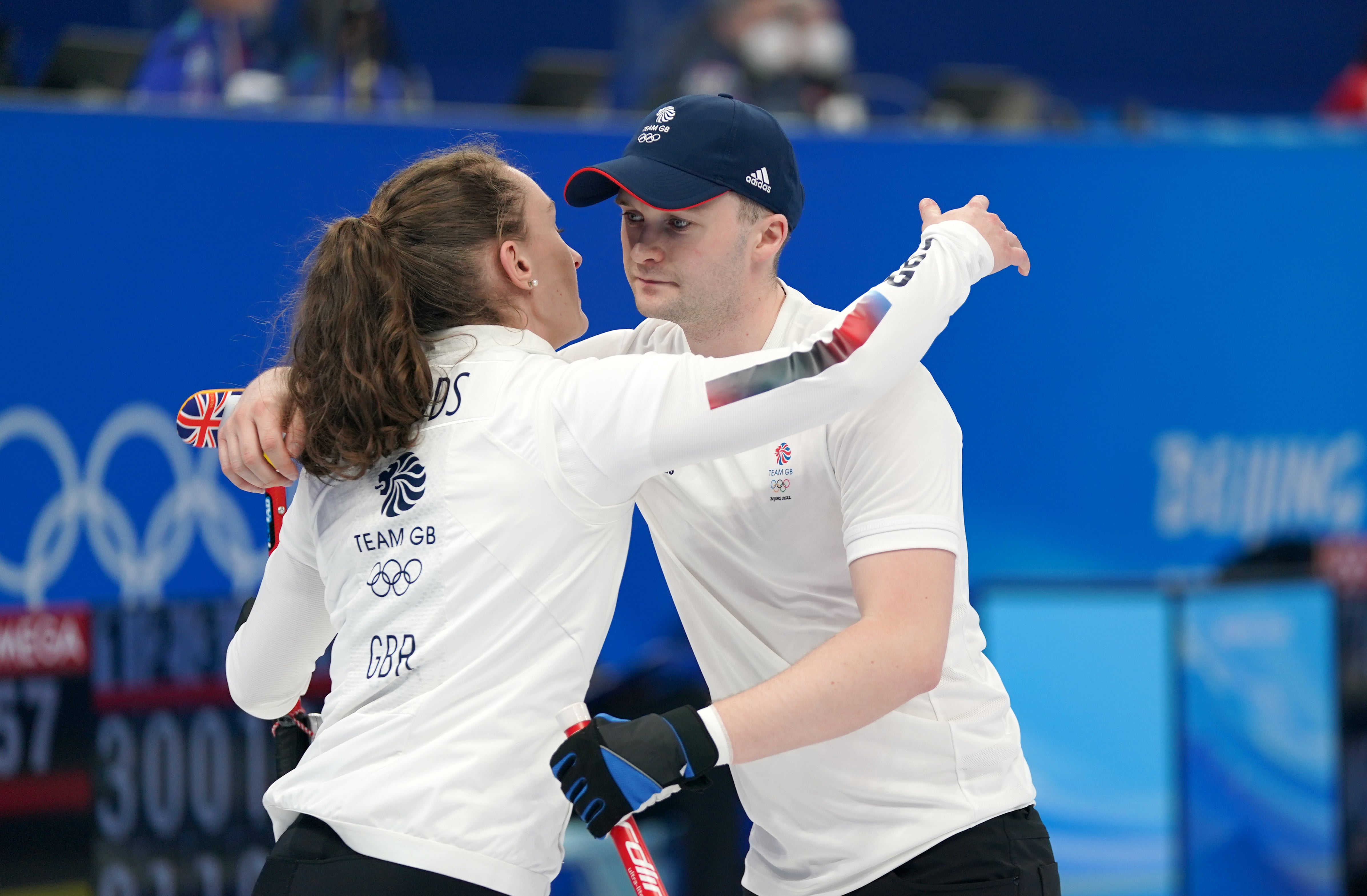 Jen Dodds and Bruce Mouat have booked a place in the mixed curling semi-finals