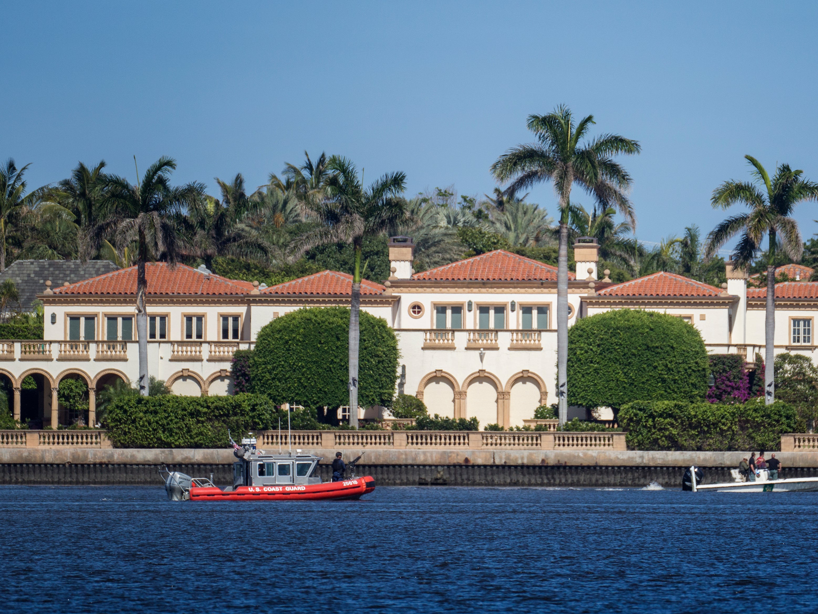 Outside ethics watchdog calls for DOJ investigation into Trump’s Mar-a-Lago record dump scheme