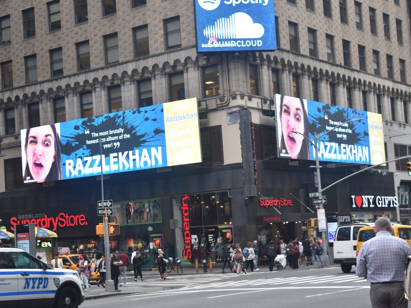 Razzlekhan in Times Square