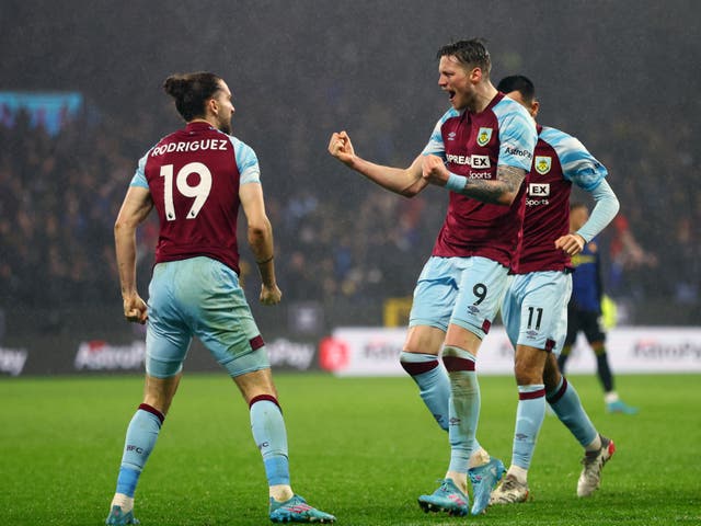 <p>Burnley celebrate Jay Rodriguez’s goal</p>