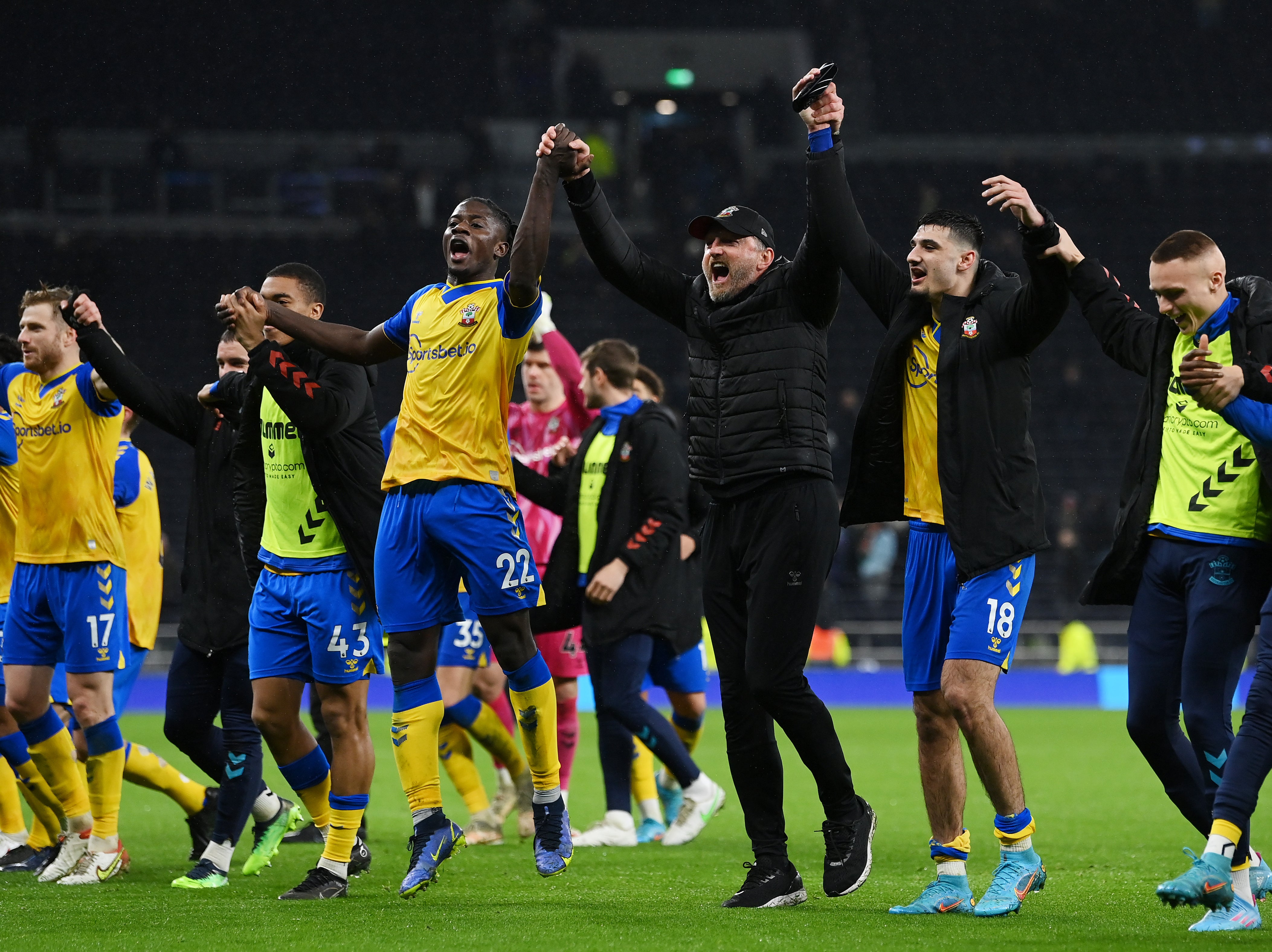 Southampton celebrate their victory against Tottenham