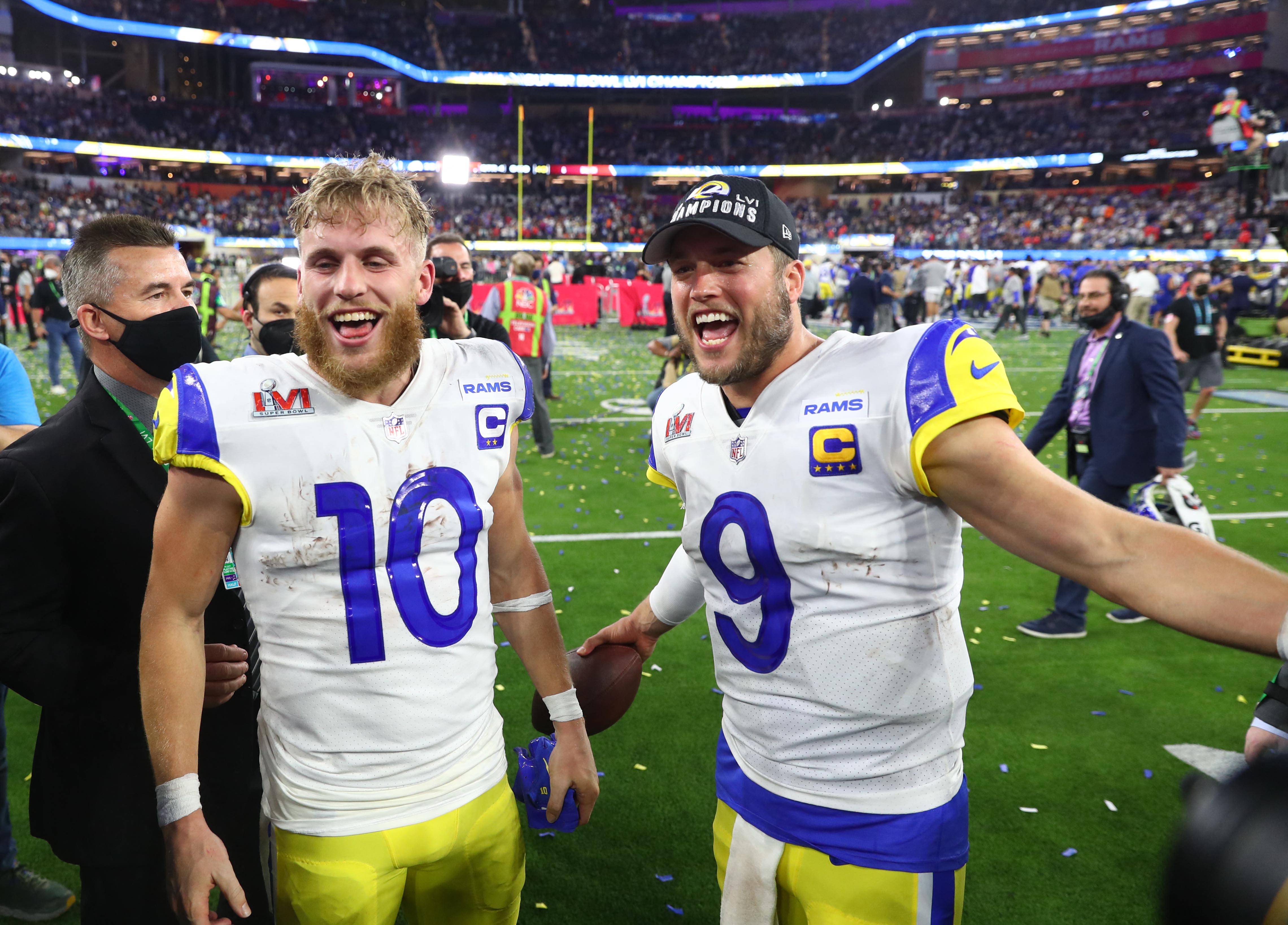 Los Angeles Rams wide receiver Cooper Kupp (10) and quarterback Matthew Stafford (9) celebrate