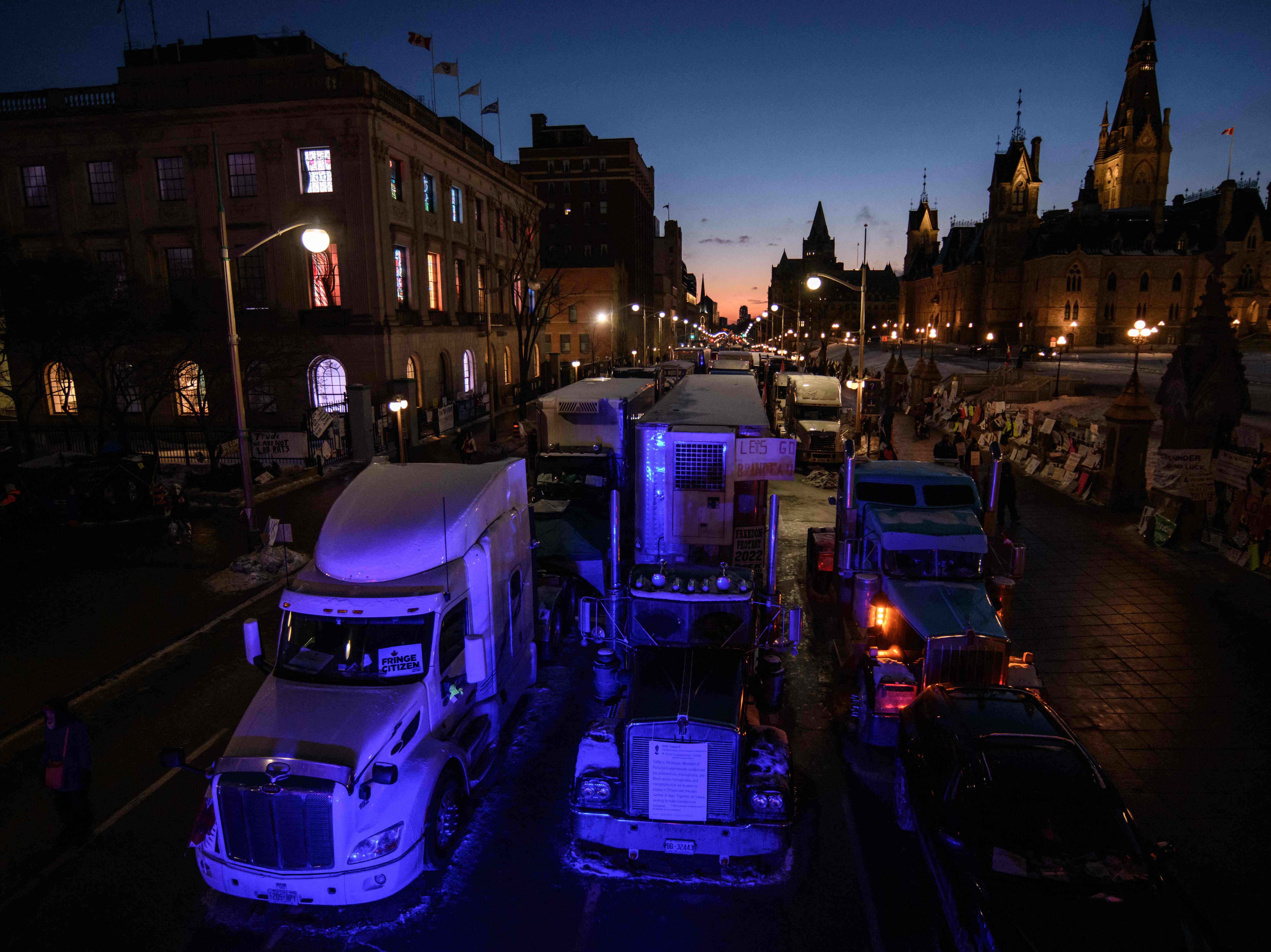 Around 3,000 trucks remain in the streets of Ottawa, the Canadian capital